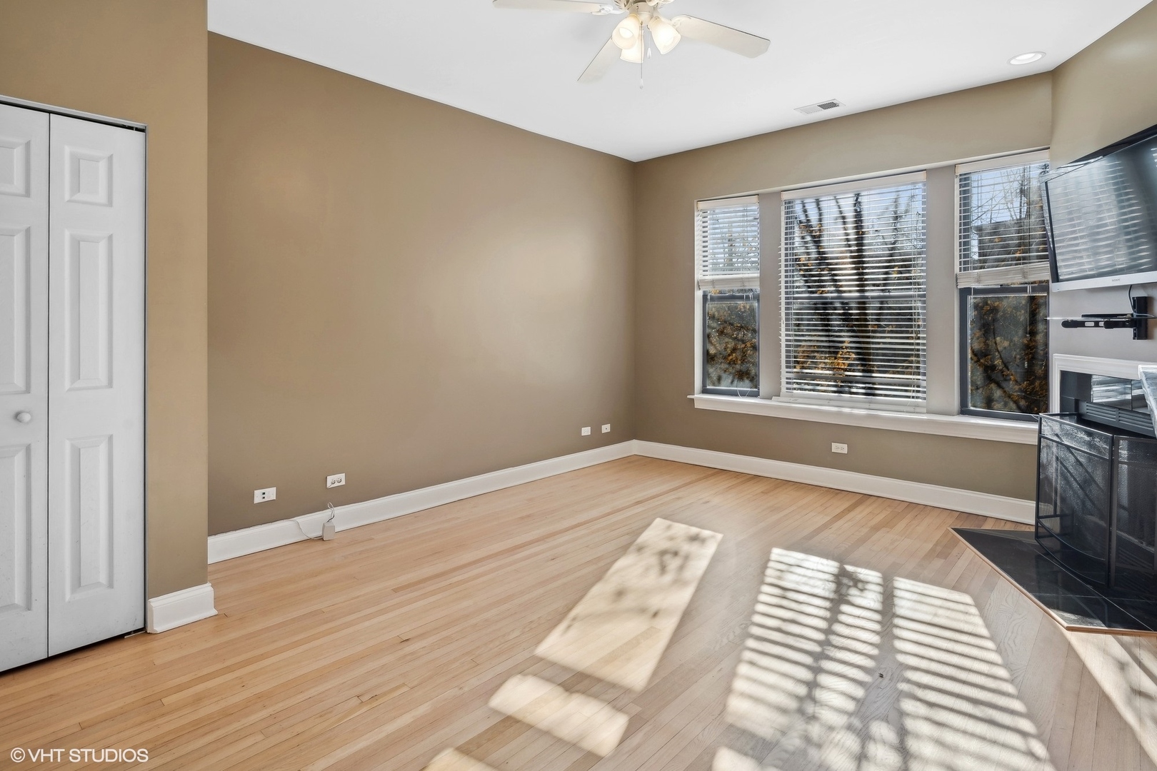 1216 W Thorndale Avenue Unit: 2