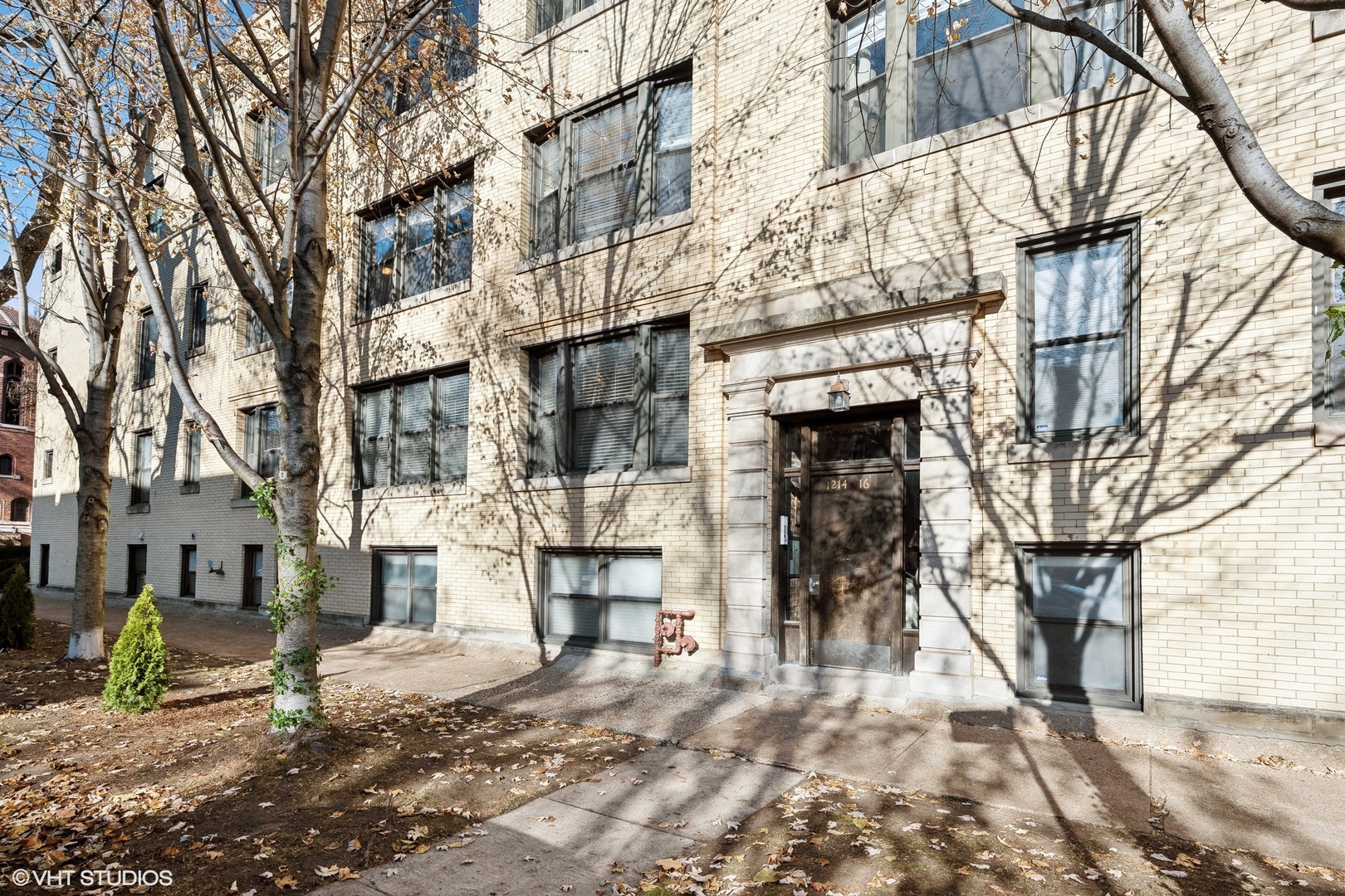 1216 W Thorndale Avenue Unit: 2