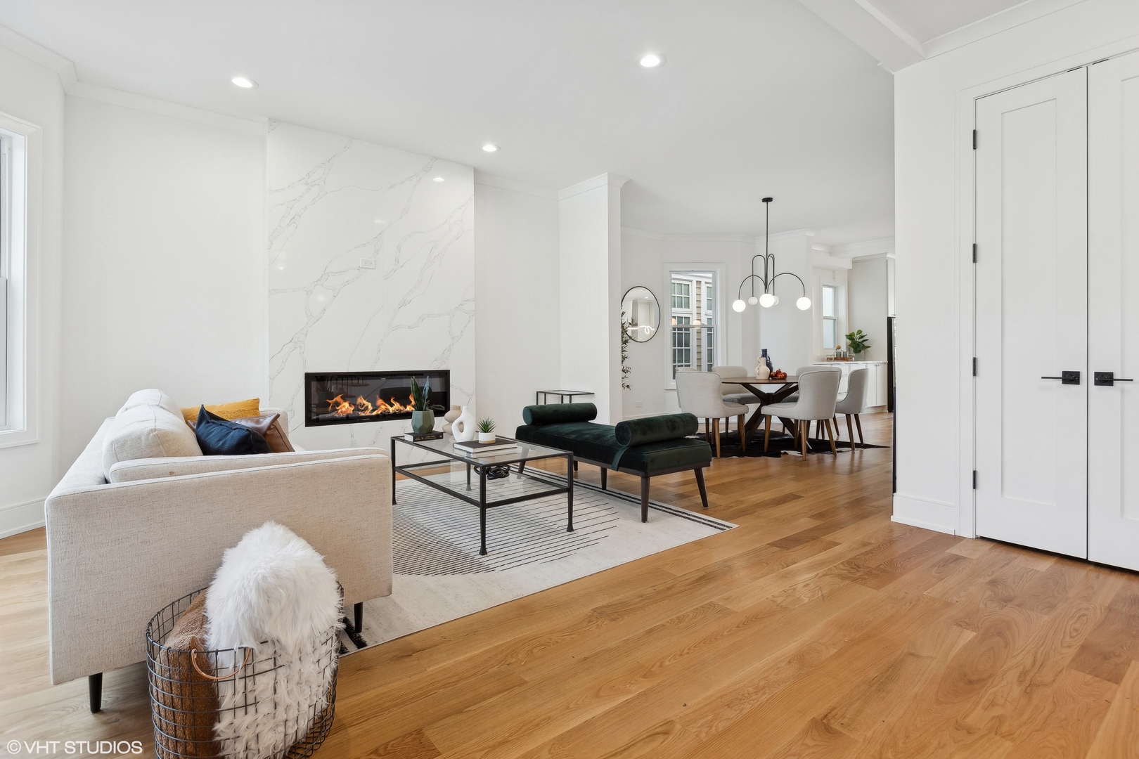 3848 N Hermitage Avenue