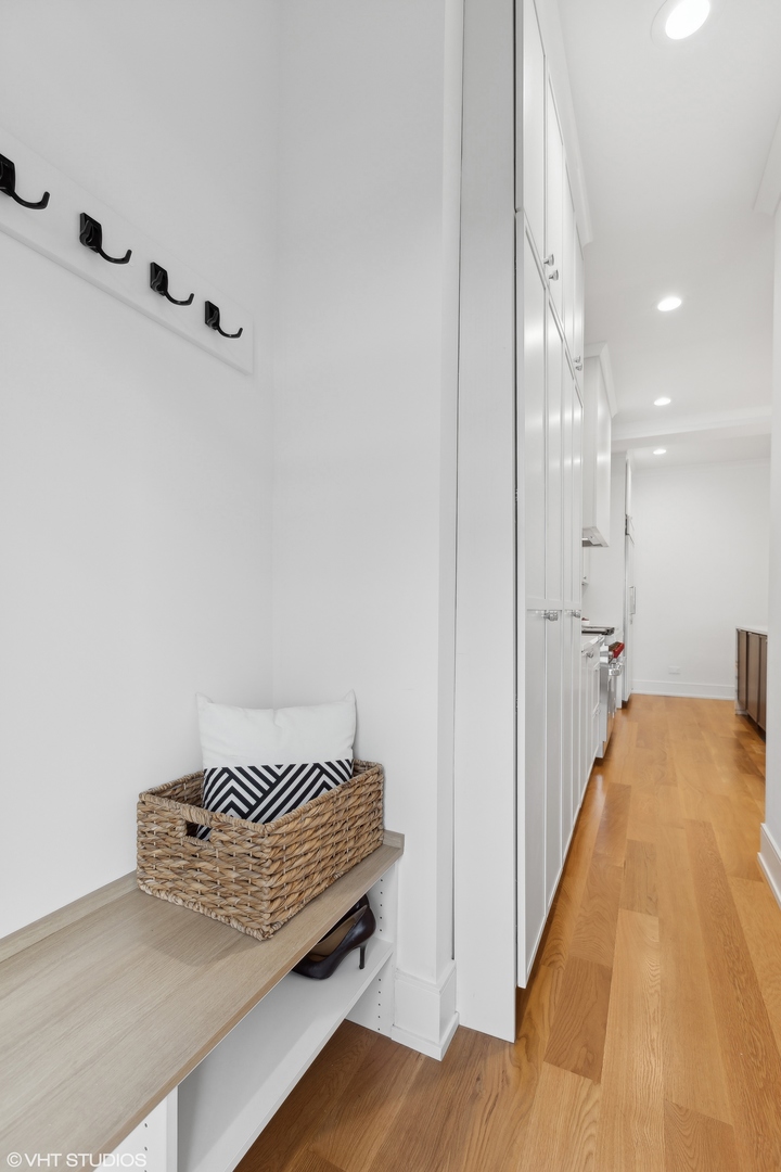 3848 N Hermitage Avenue