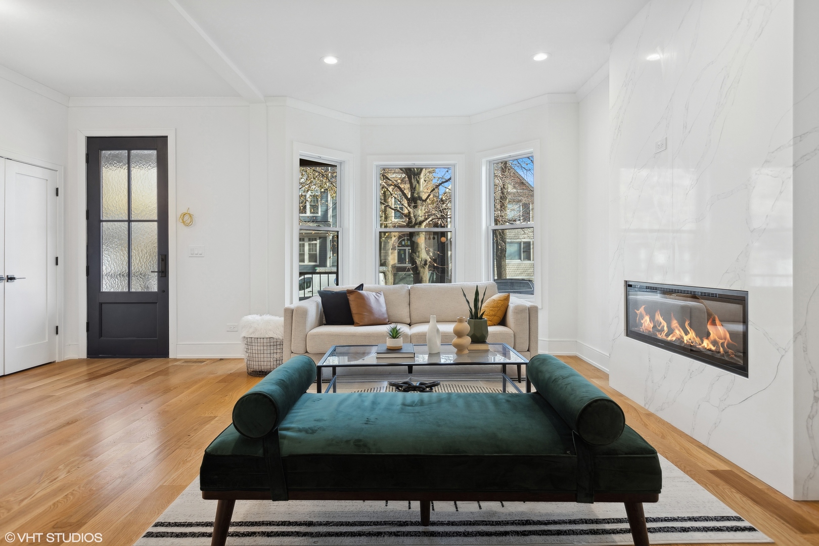 3848 N Hermitage Avenue