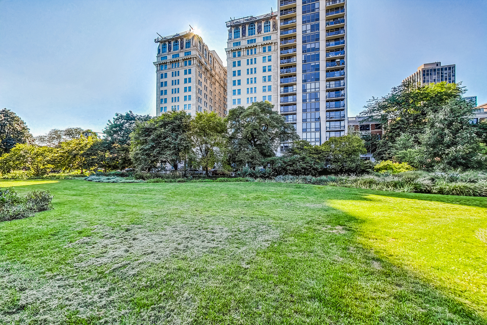 1555 N Astor Street Unit: 36E