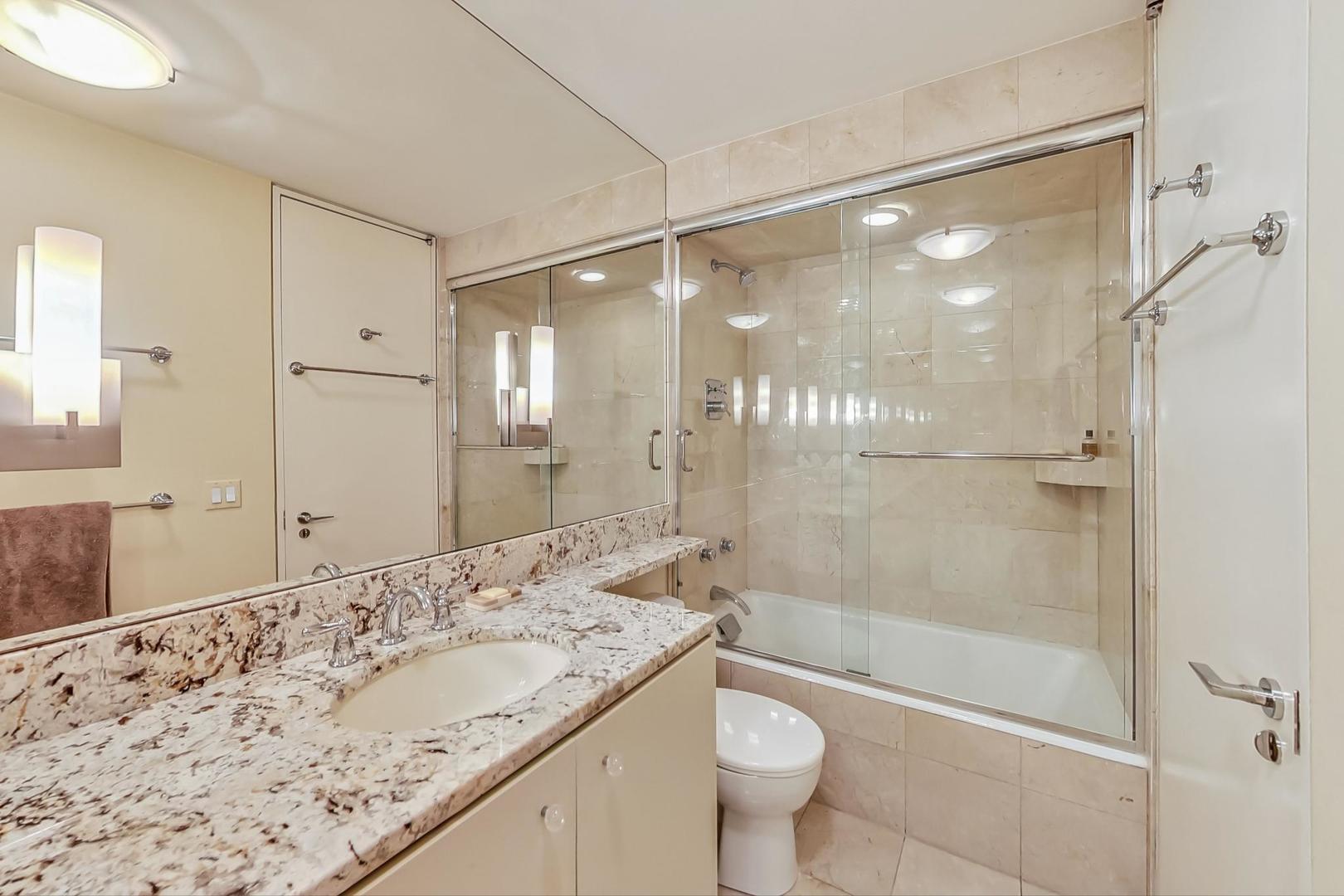 1555 N Astor Street Unit: 36E