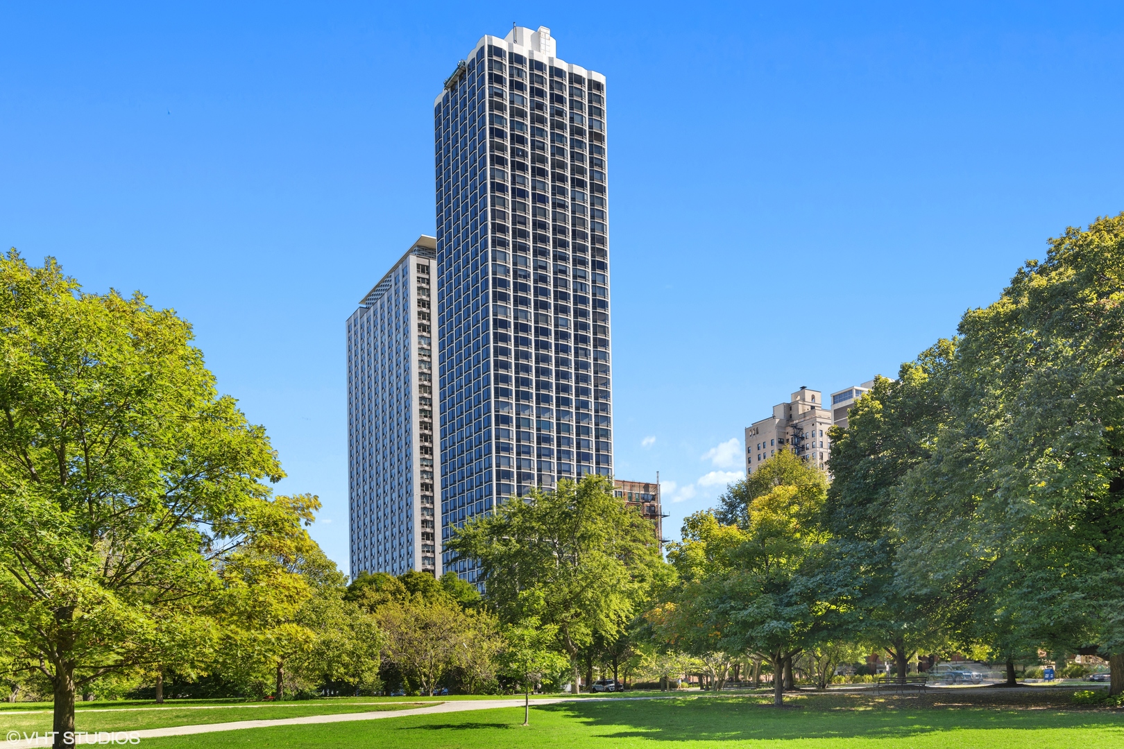 1555 N Astor Street Unit: 36E