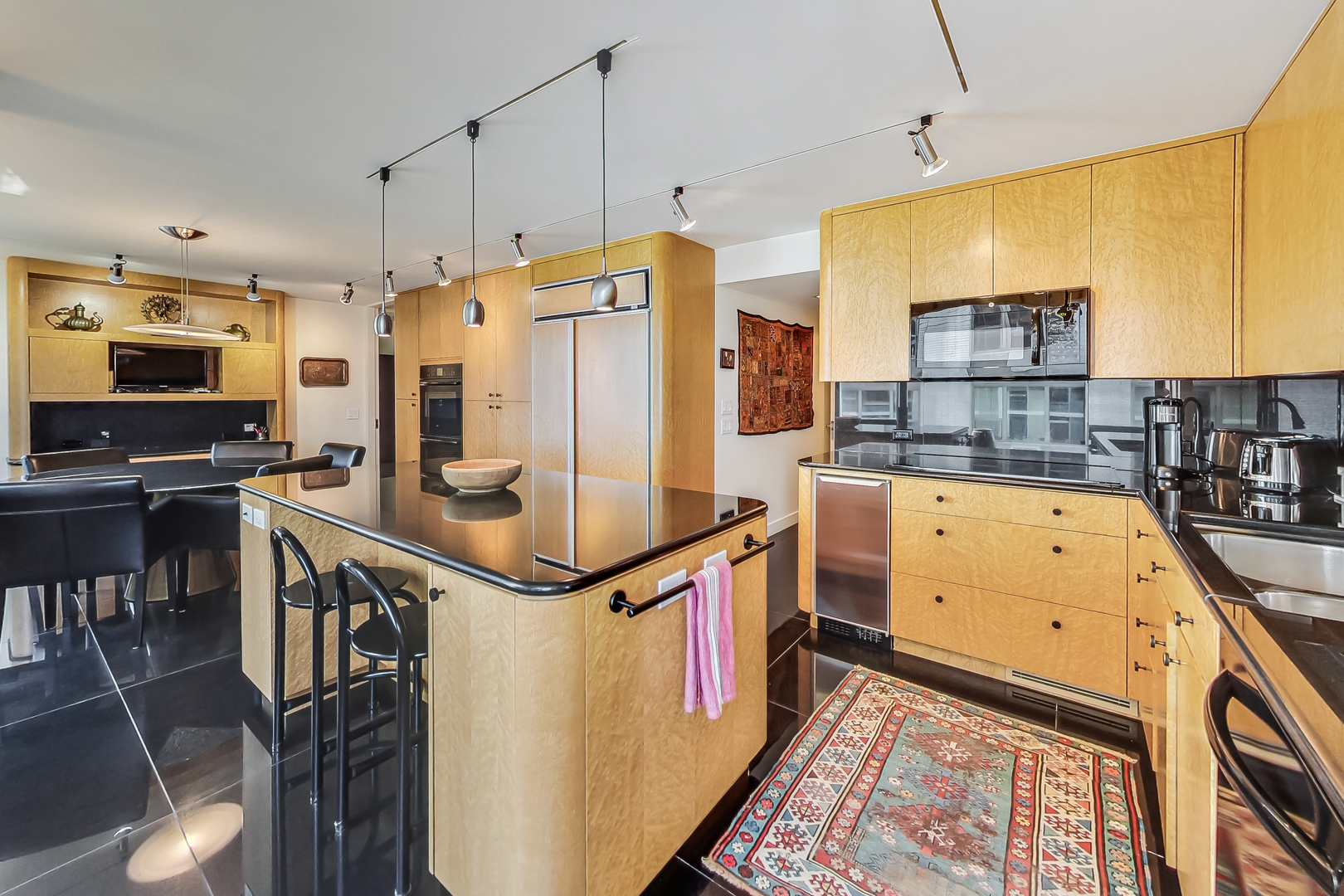 1555 N Astor Street Unit: 36E