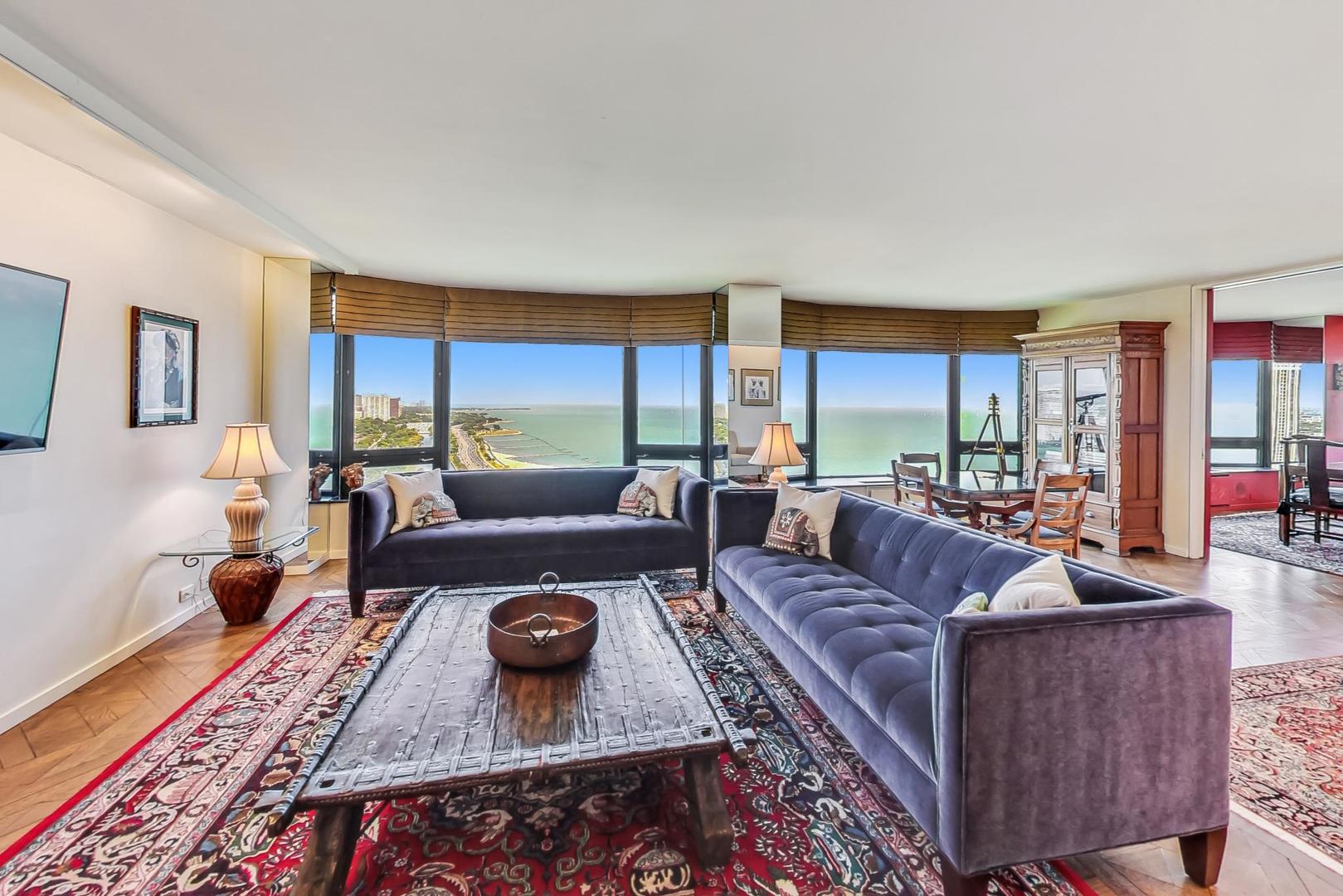 1555 N Astor Street Unit: 36E