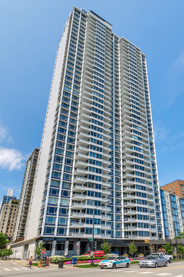 1300 N Lake Shore Drive Unit: 21A