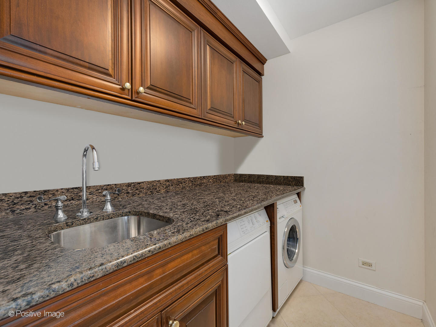 1300 N Lake Shore Drive Unit: 21A