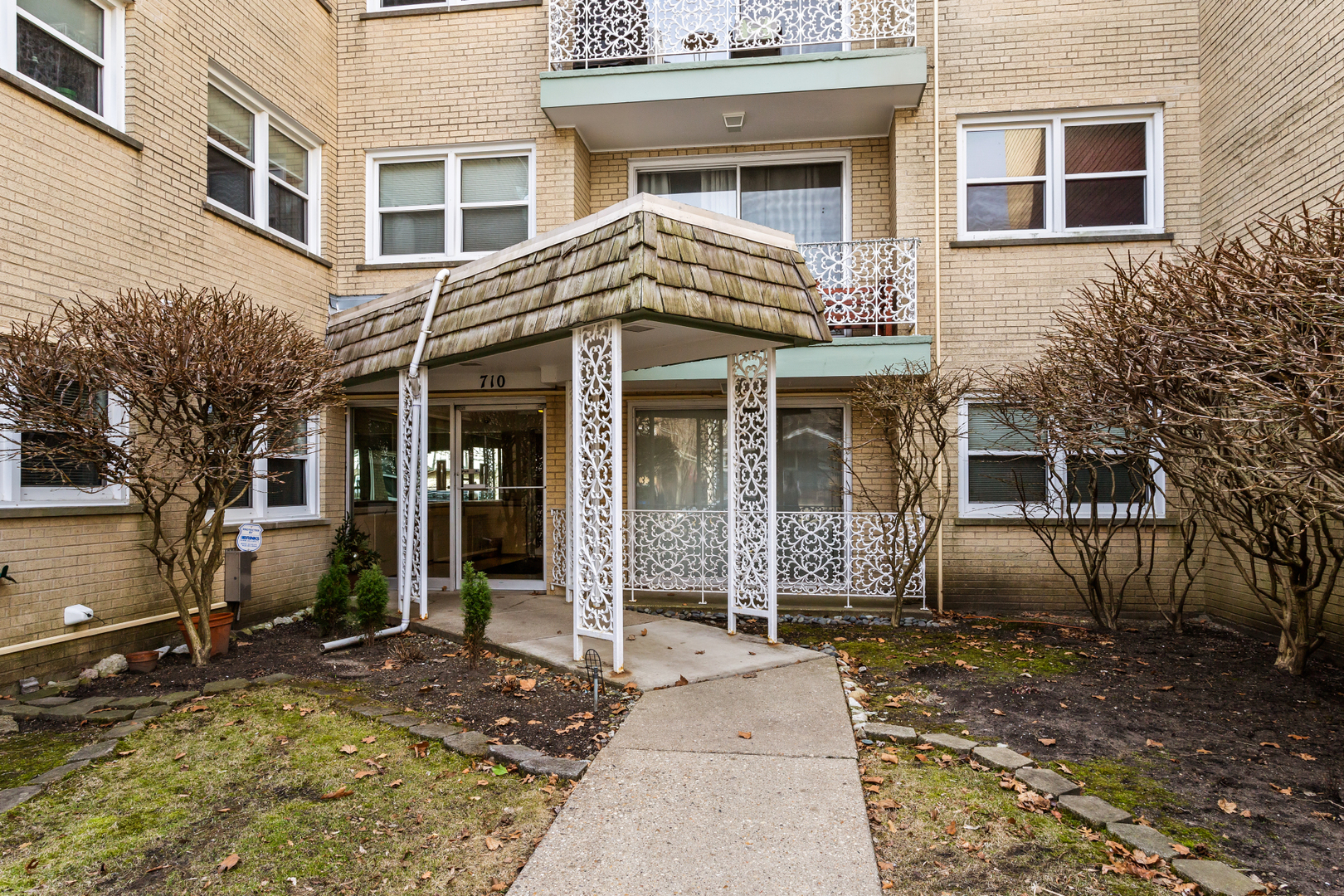 710 Oakton Street Unit: 407