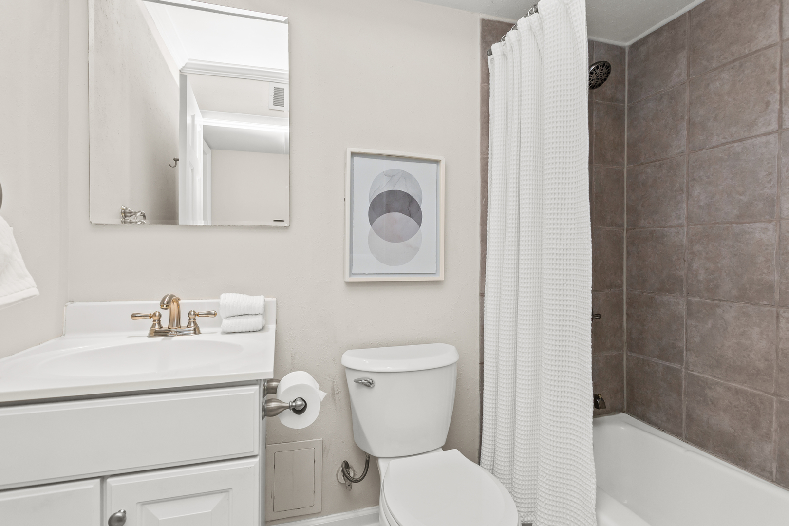 710 Oakton Street Unit: 407