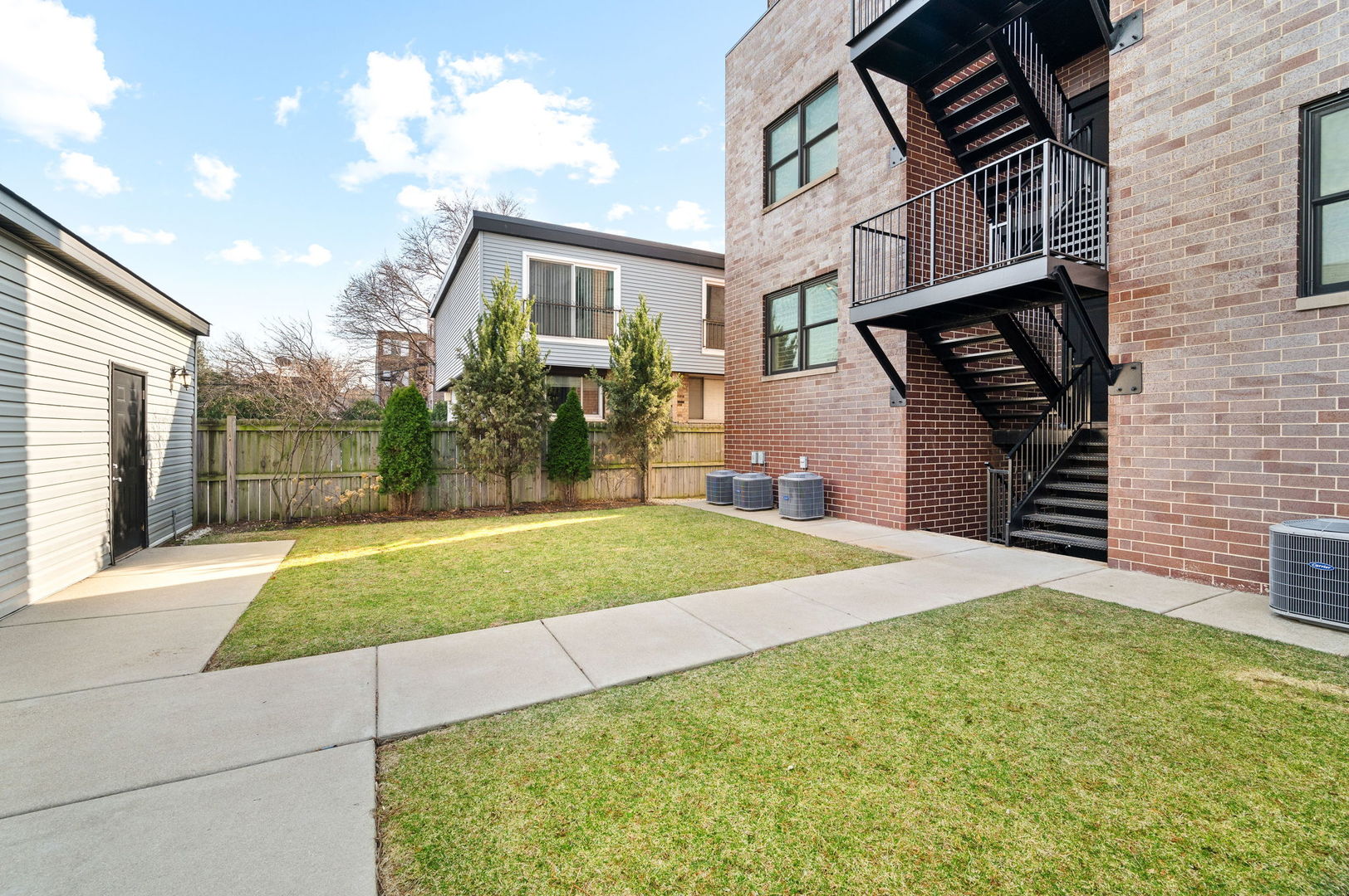 4545 N Wolcott Avenue Unit: 1S