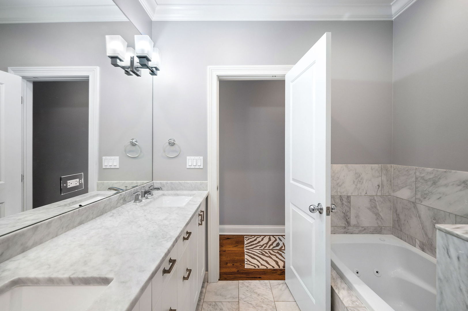 4545 N Wolcott Avenue Unit: 1S