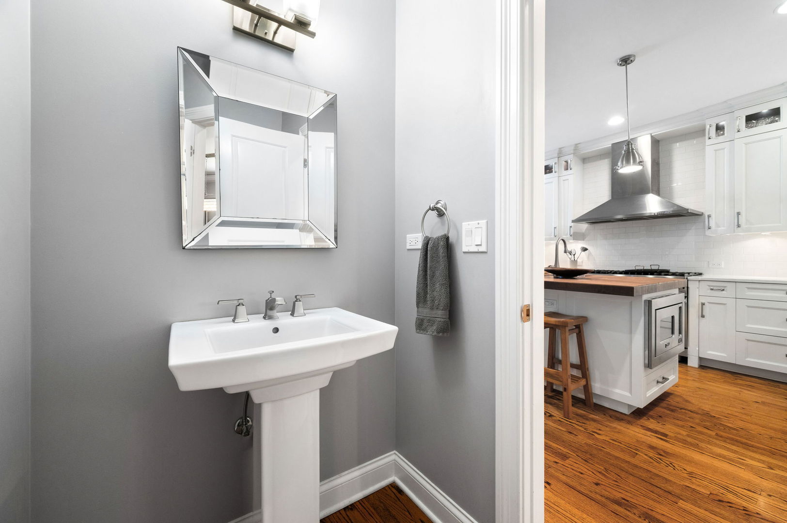 4545 N Wolcott Avenue Unit: 1S