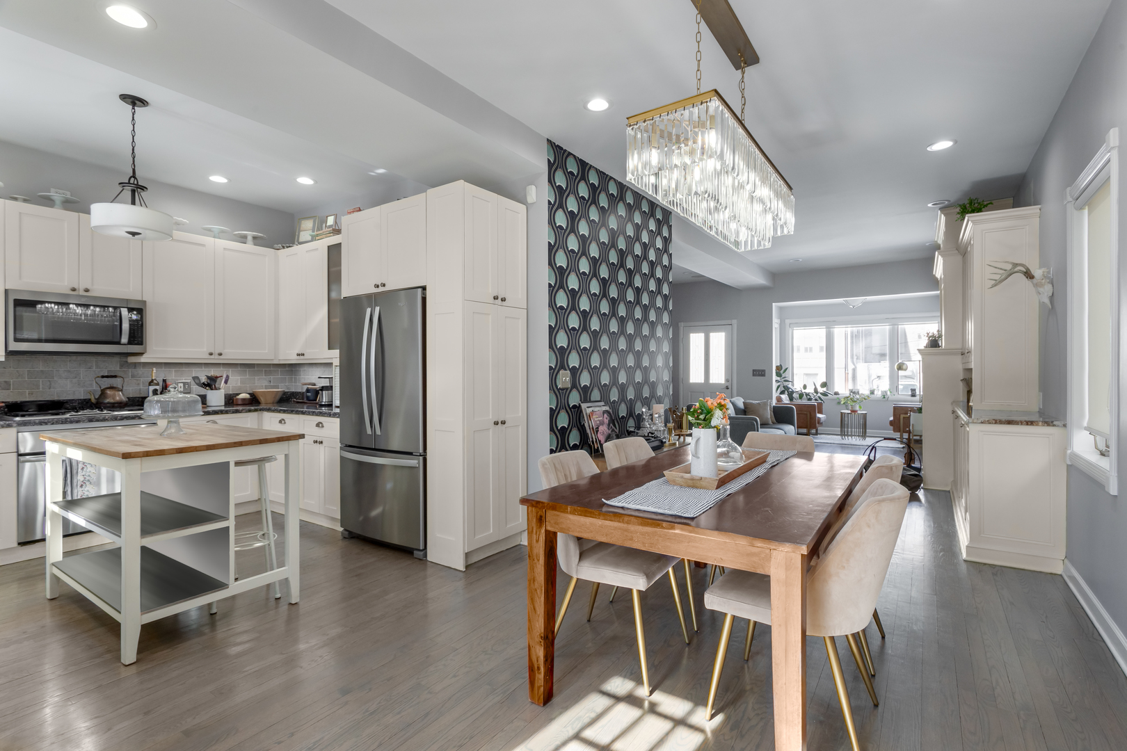 1835 W Fletcher Street