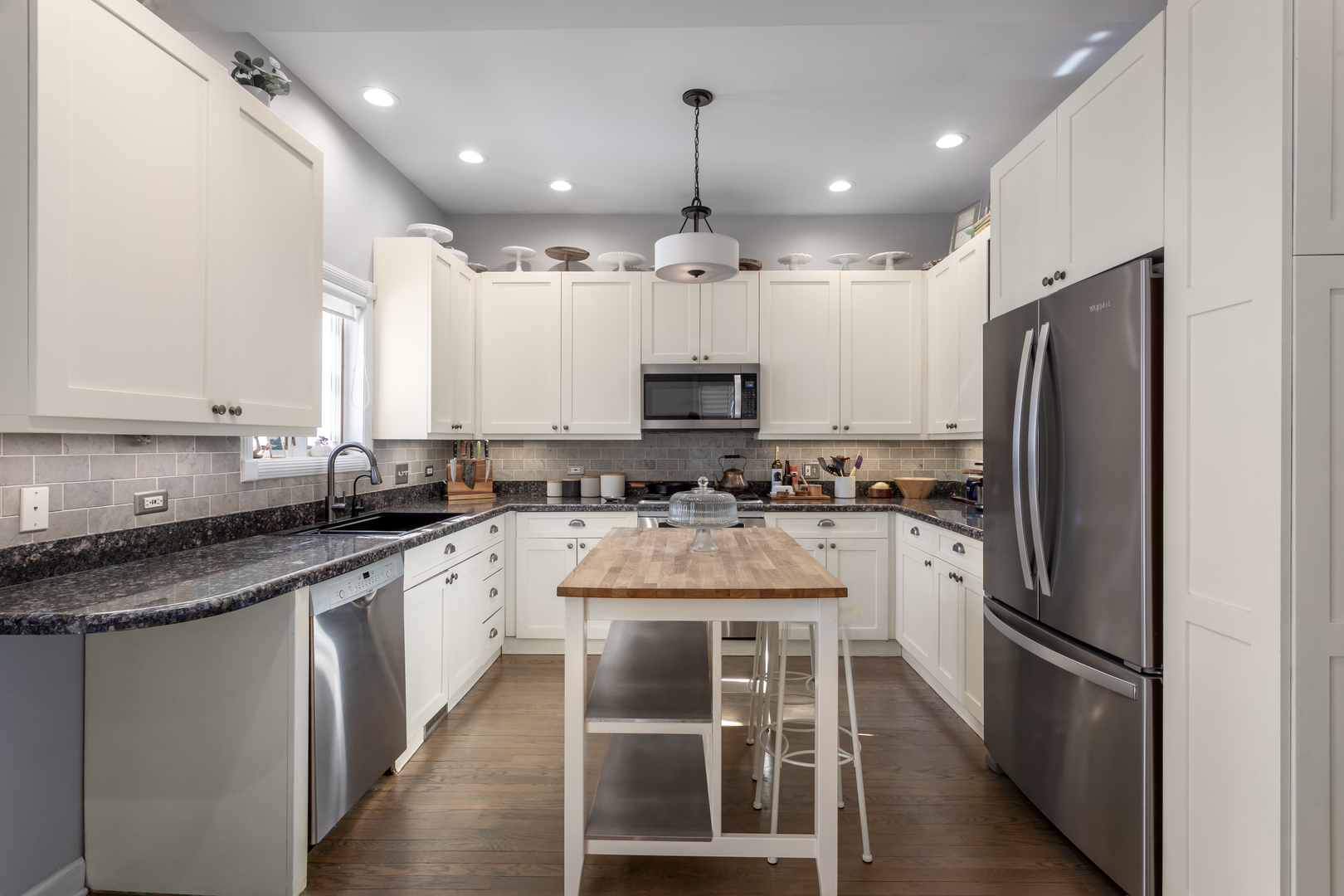 1835 W Fletcher Street