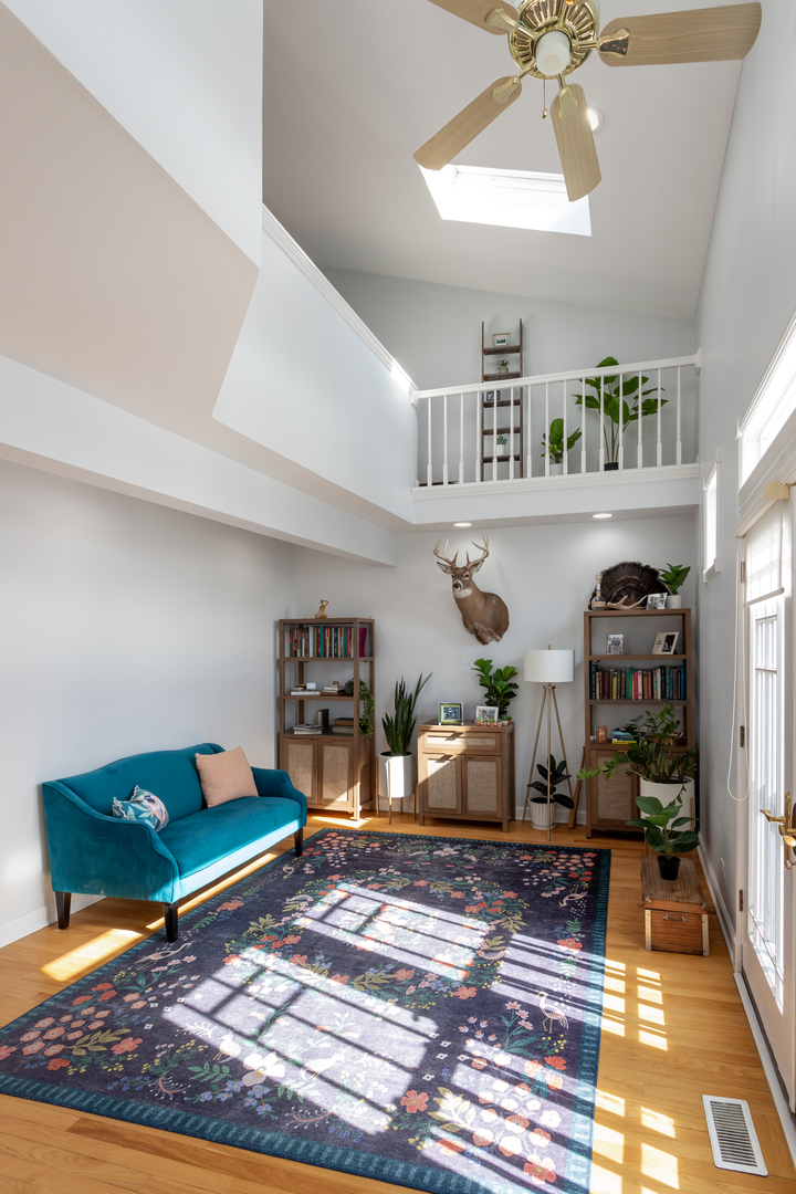 1835 W Fletcher Street