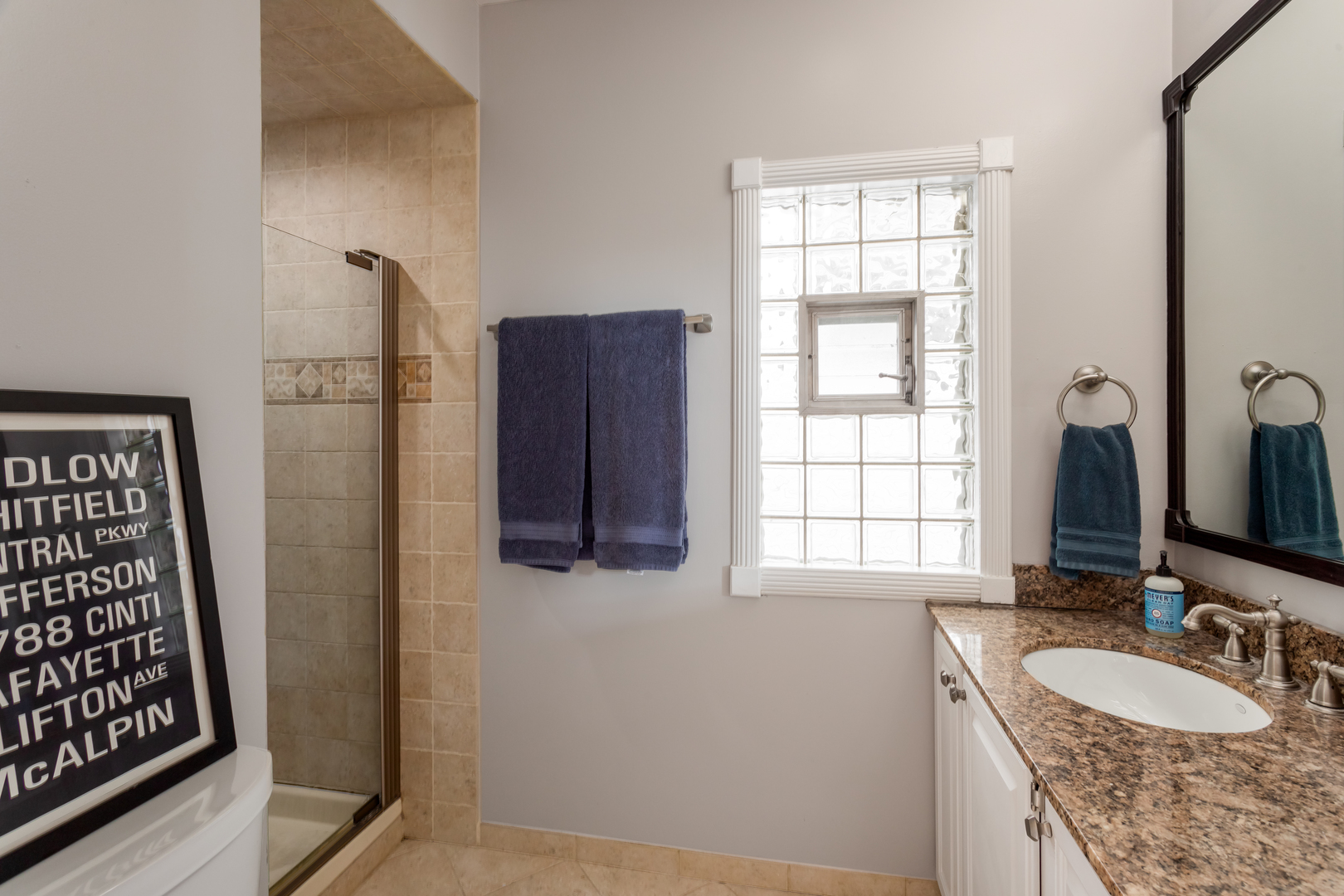 1835 W Fletcher Street