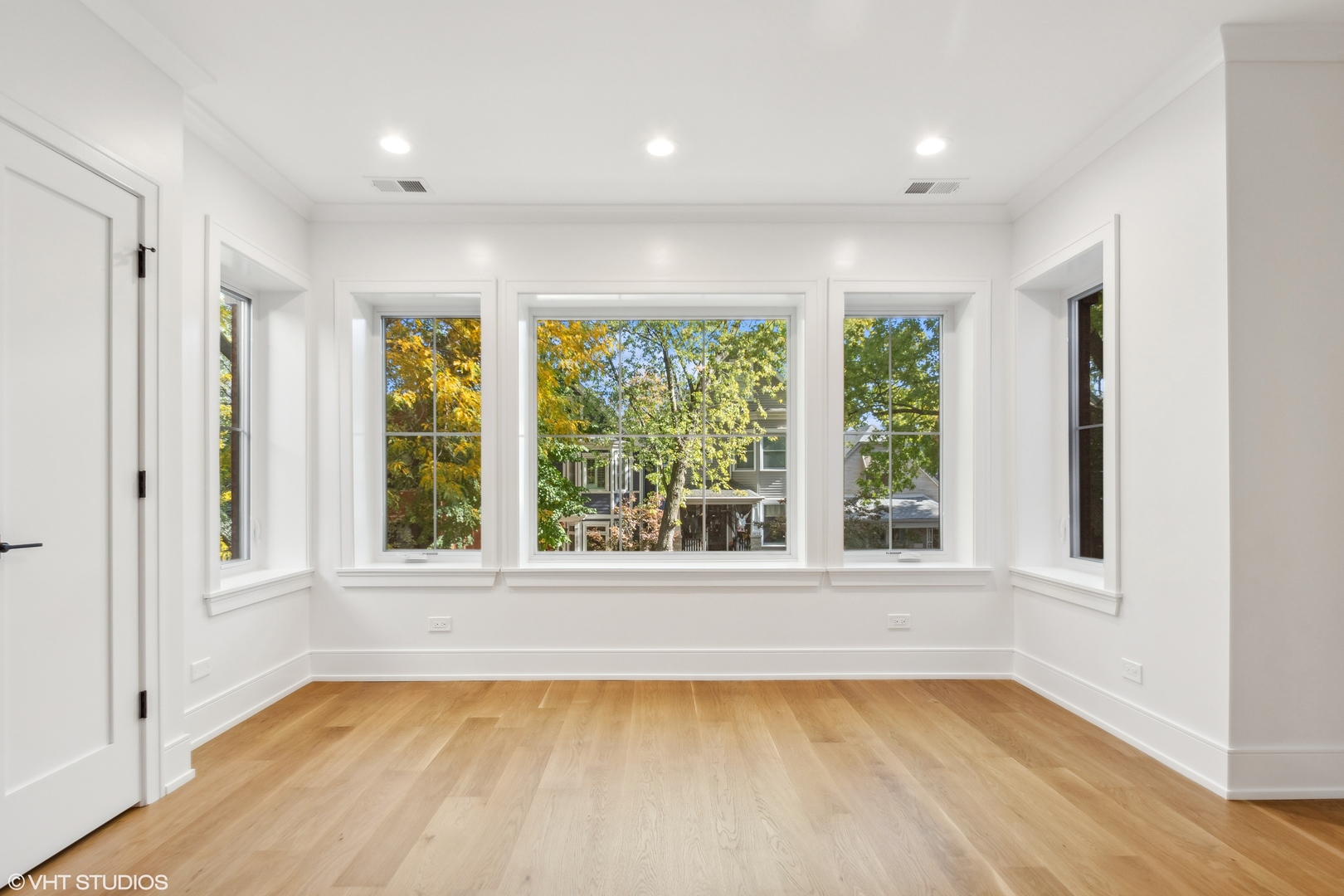 3822 N Paulina Street