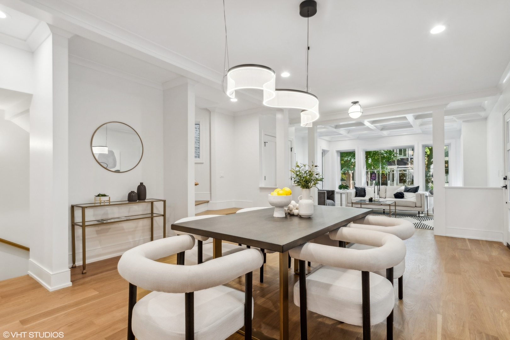 3822 N Paulina Street