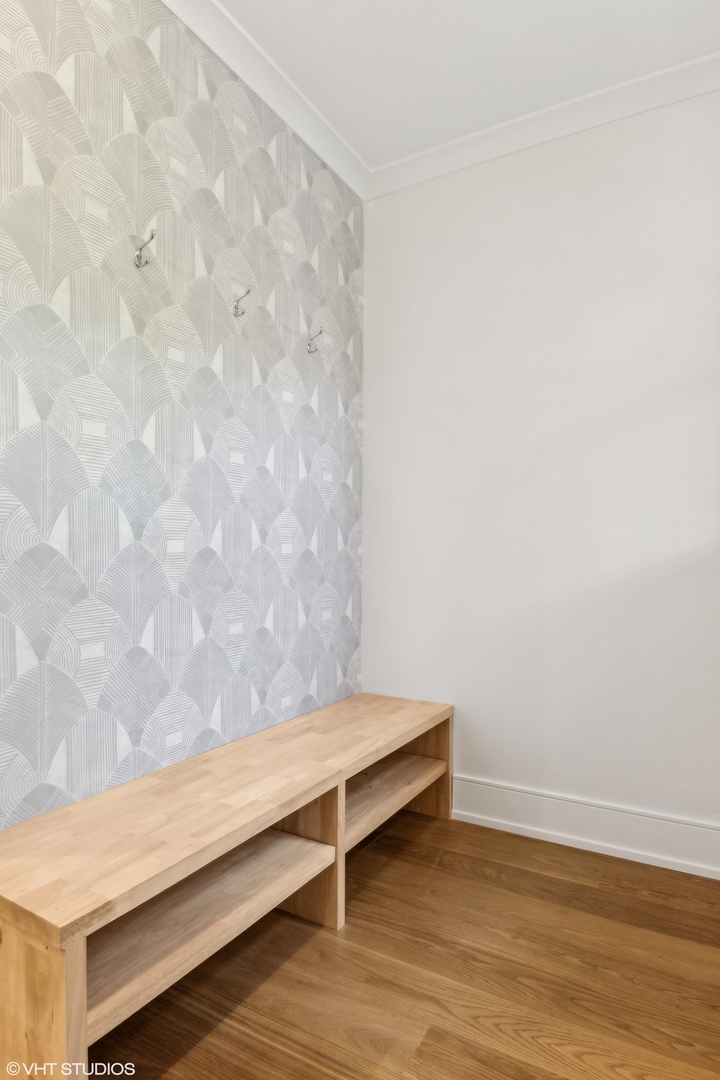 3822 N Paulina Street