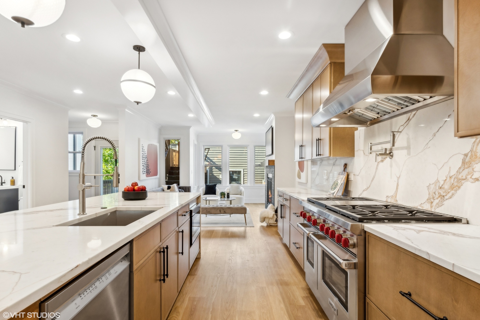 3822 N Paulina Street