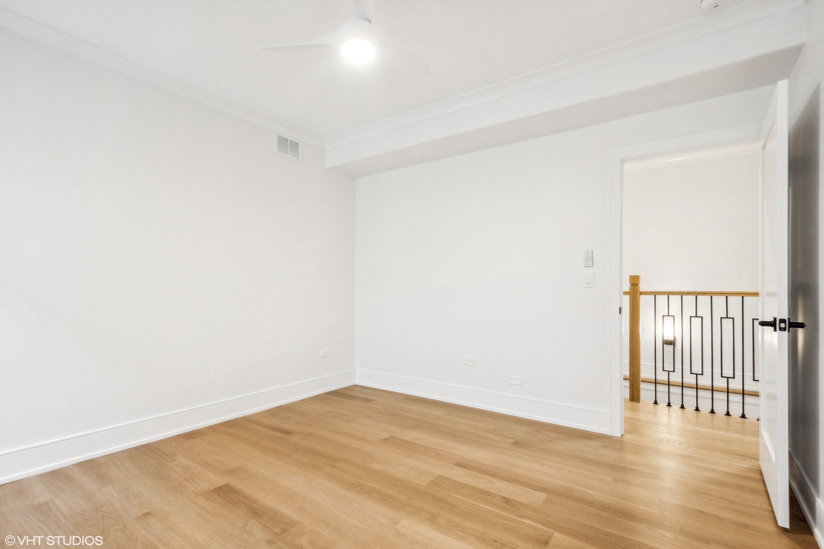 3822 N Paulina Street