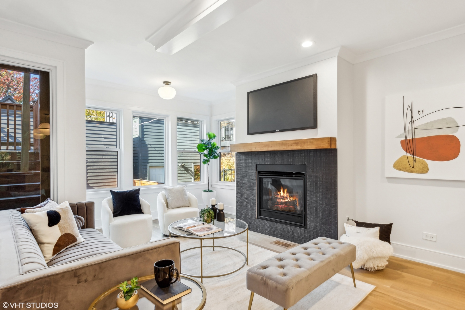 3822 N Paulina Street