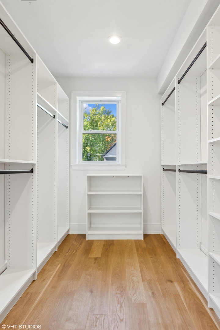 3822 N Paulina Street