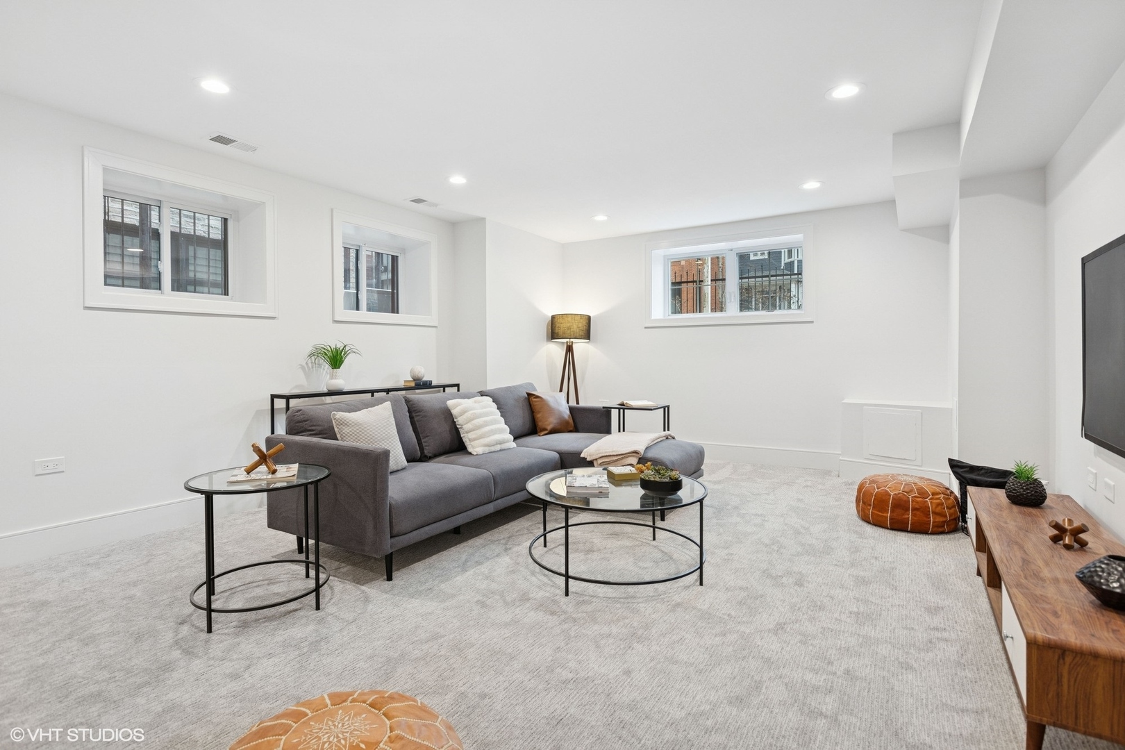 3822 N Paulina Street