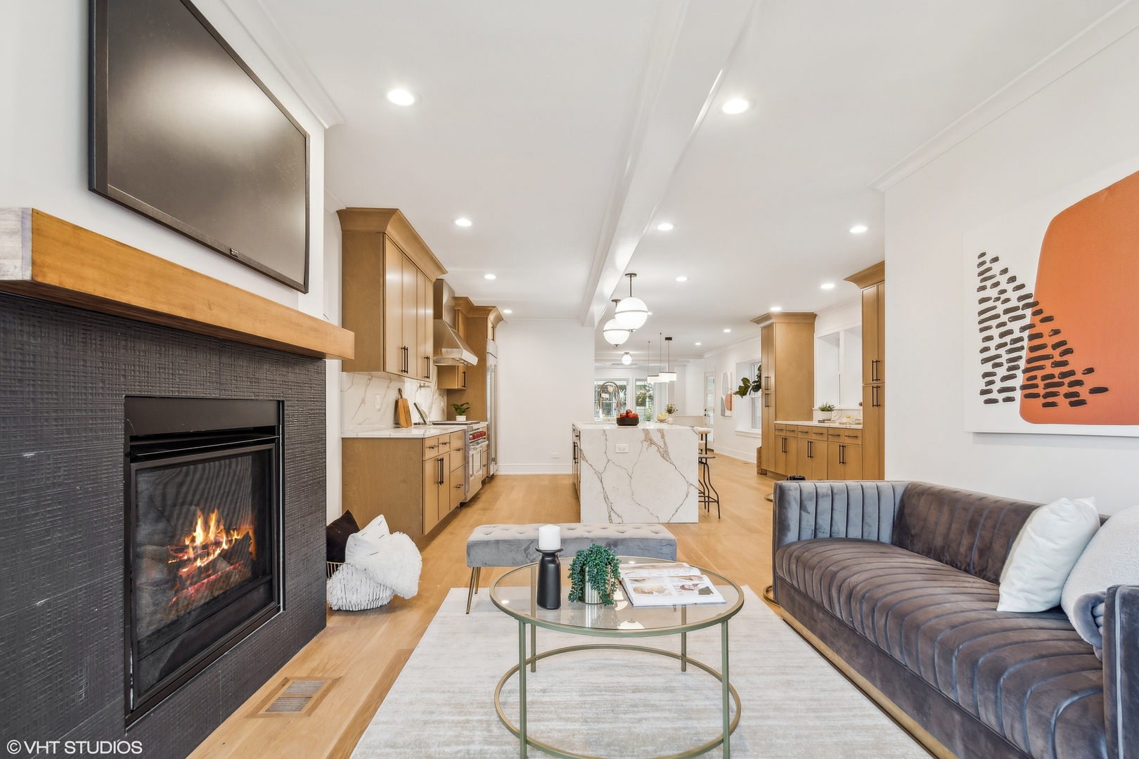 3822 N Paulina Street