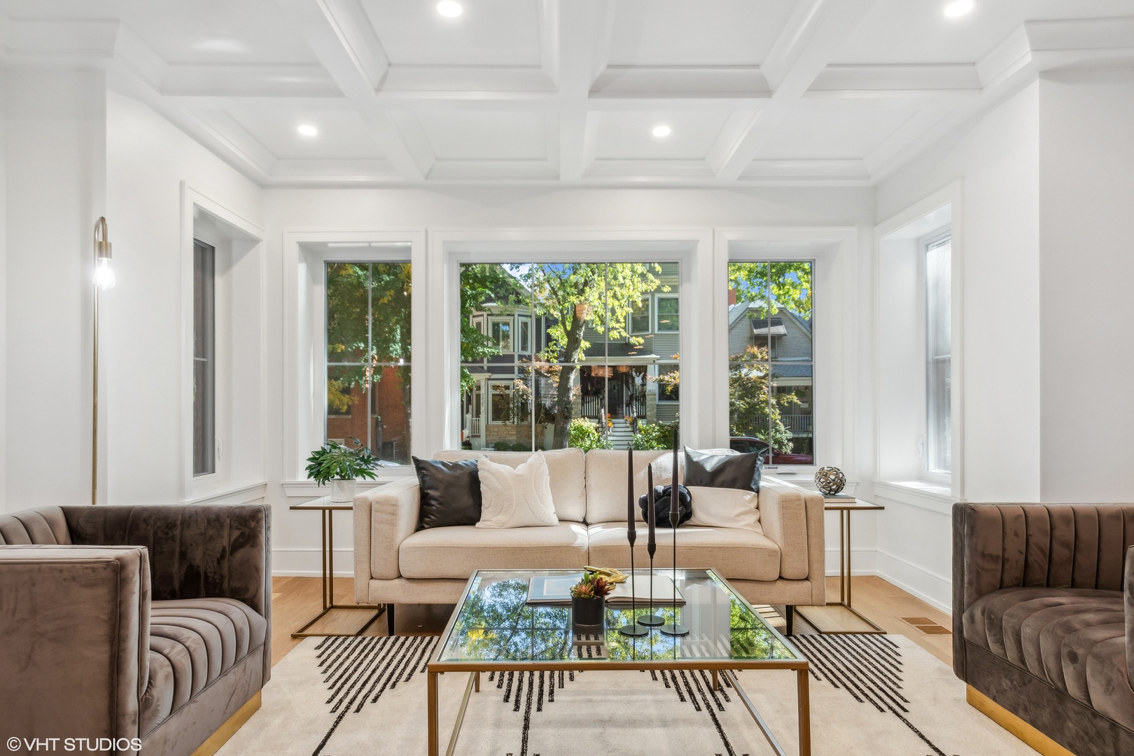 3822 N Paulina Street