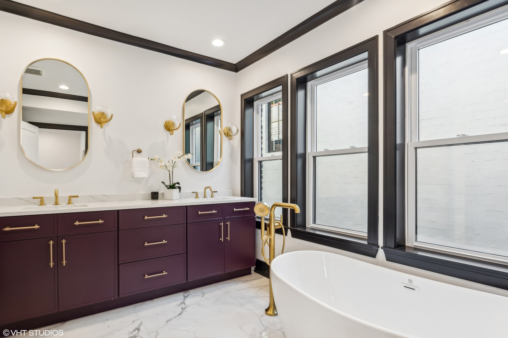 3822 N Paulina Street