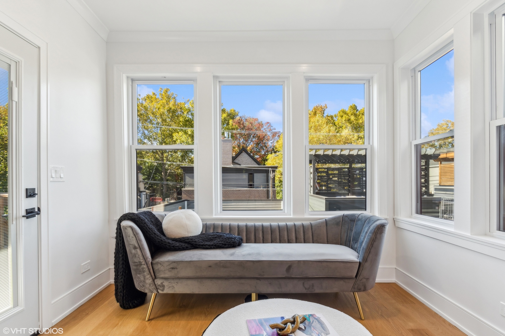 3822 N Paulina Street