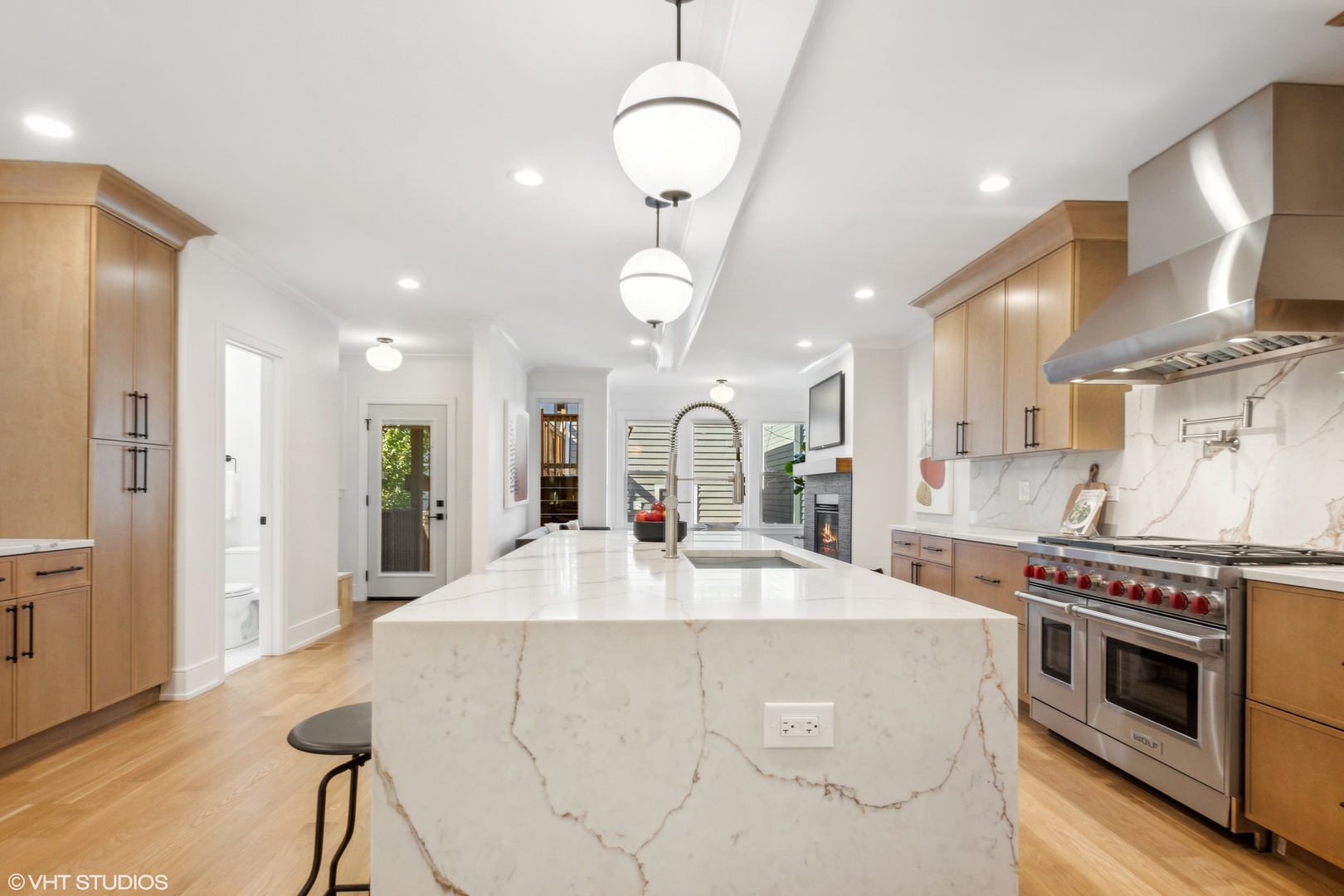 3822 N Paulina Street