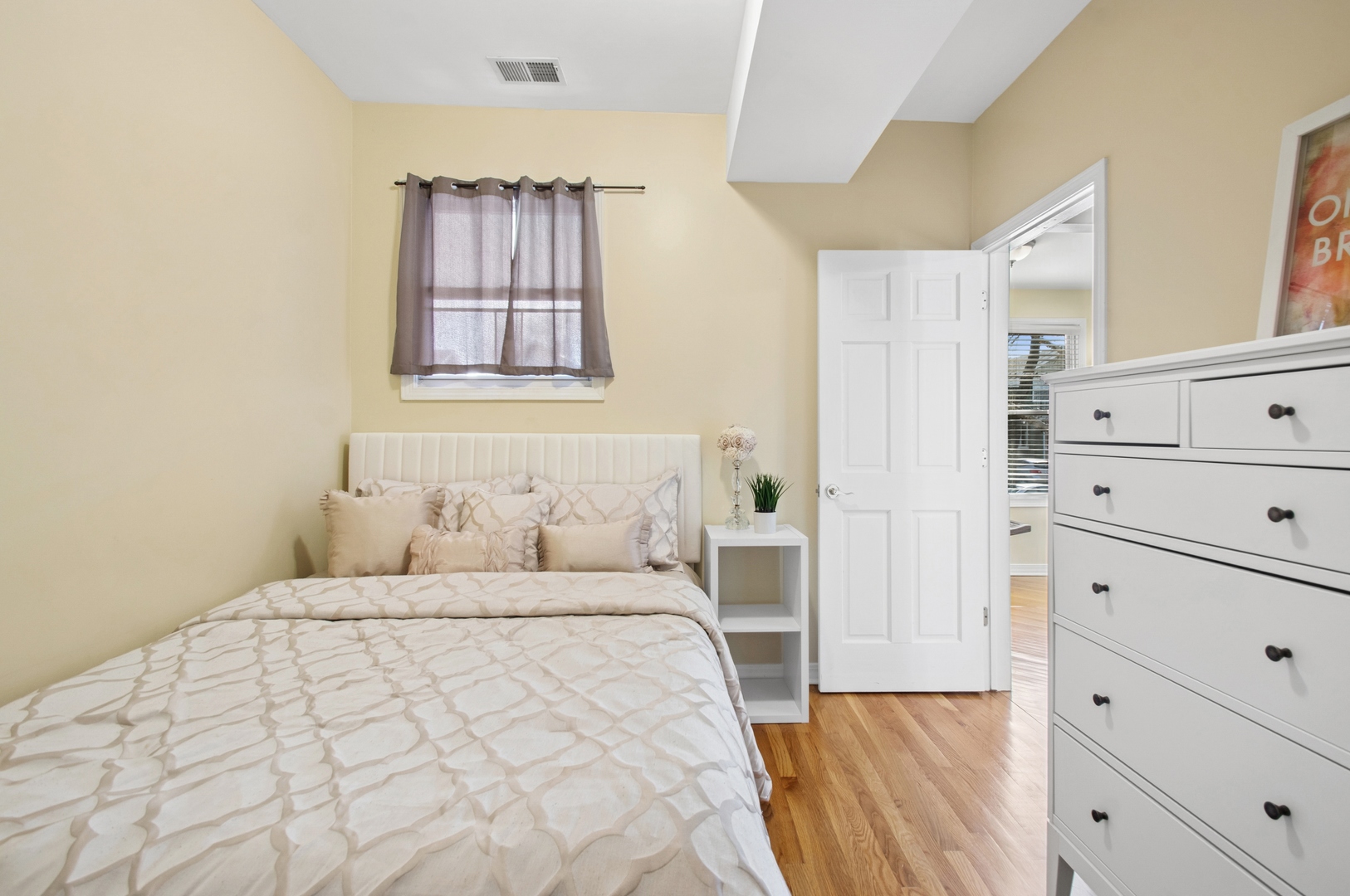 4430 N Kenneth Avenue Unit: 2