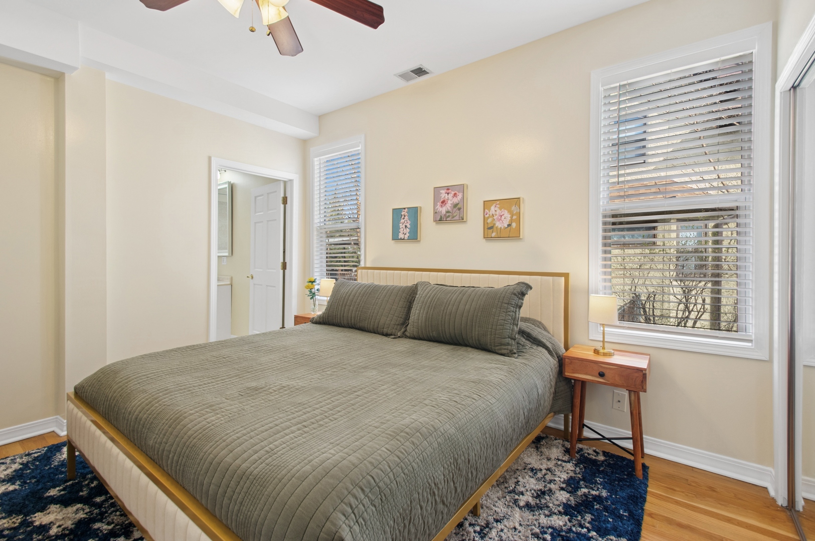 4430 N Kenneth Avenue Unit: 2