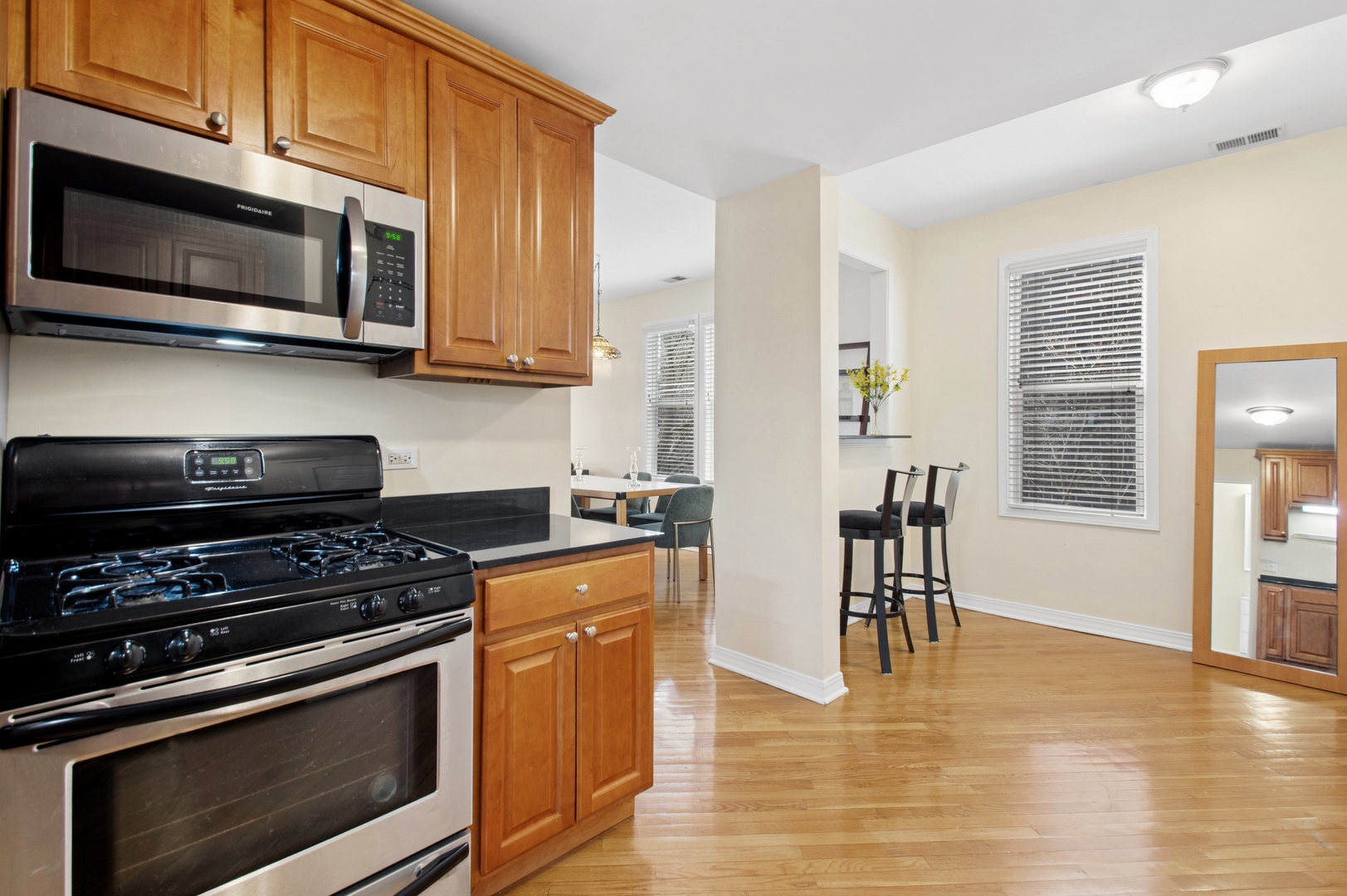 4430 N Kenneth Avenue Unit: 2