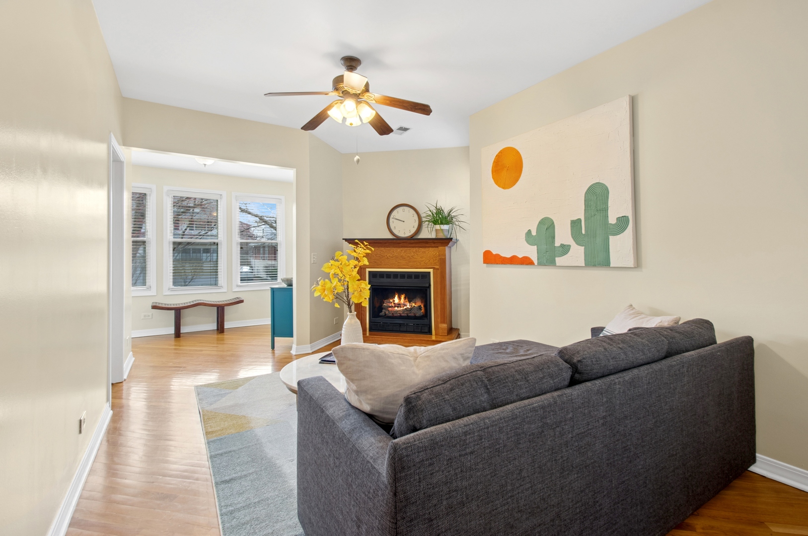 4430 N Kenneth Avenue Unit: 2