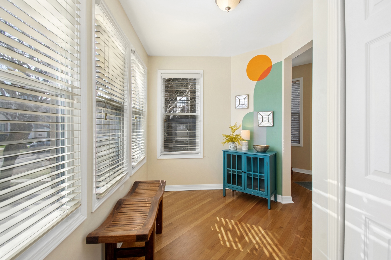 4430 N Kenneth Avenue Unit: 2