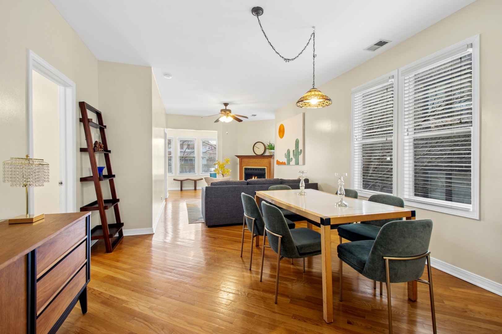 4430 N Kenneth Avenue Unit: 2