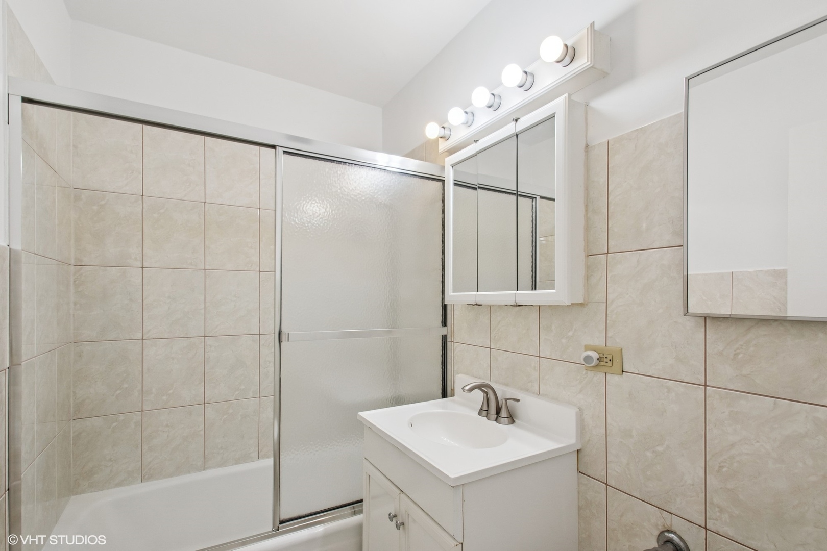 5757 N SHERIDAN Road Unit: 14D