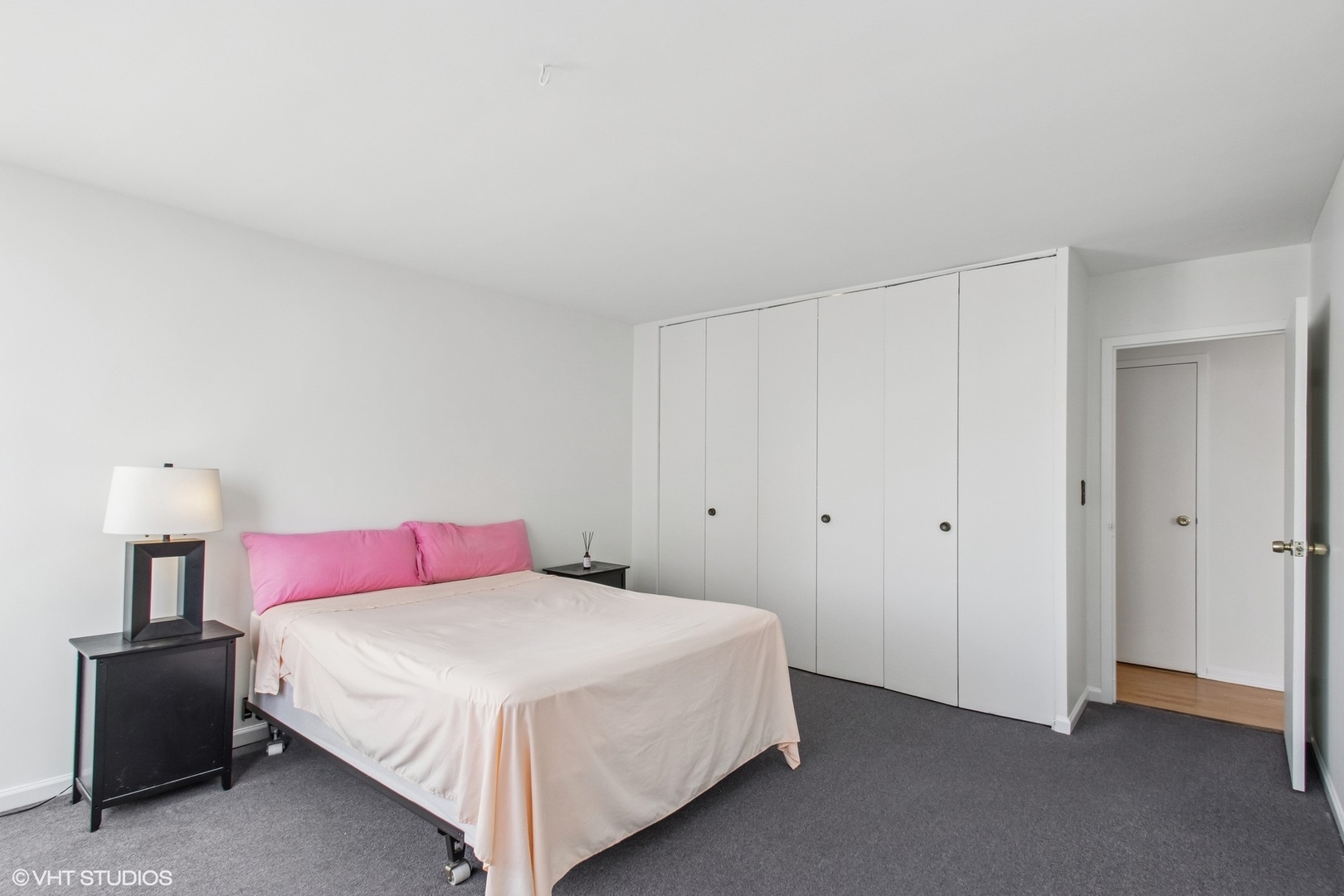 5757 N SHERIDAN Road Unit: 14D