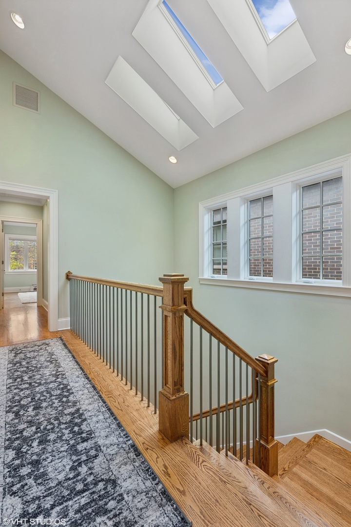 1900 W Bradley Place