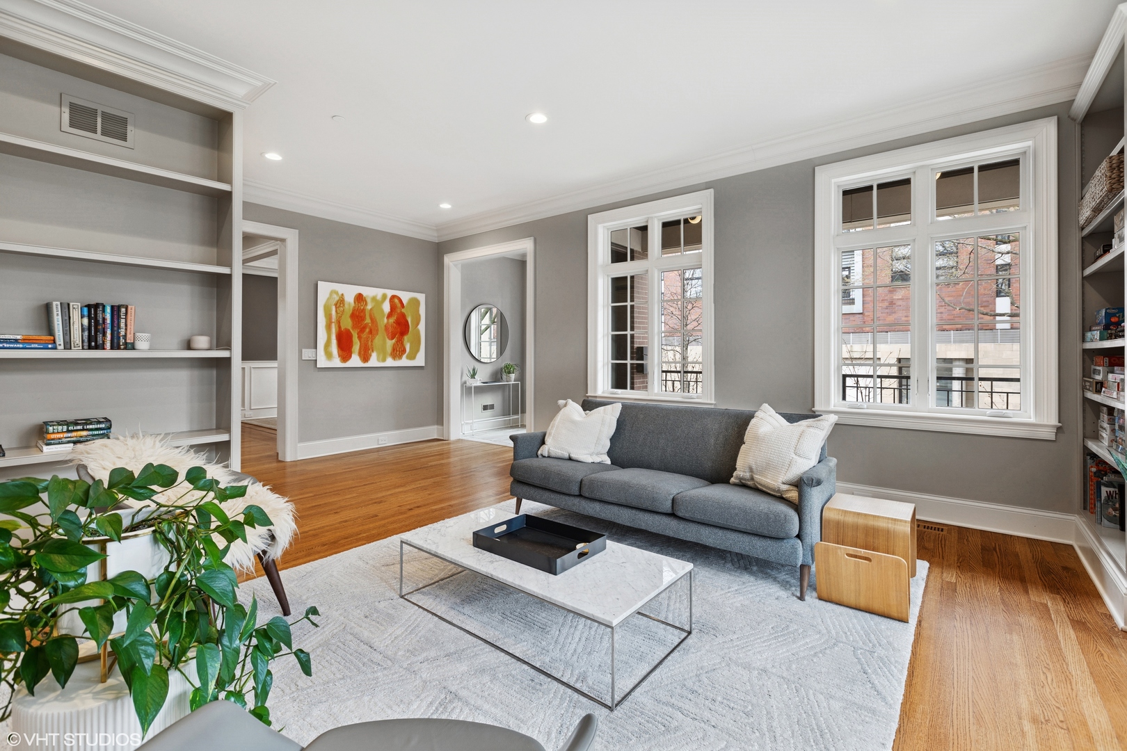 1900 W Bradley Place