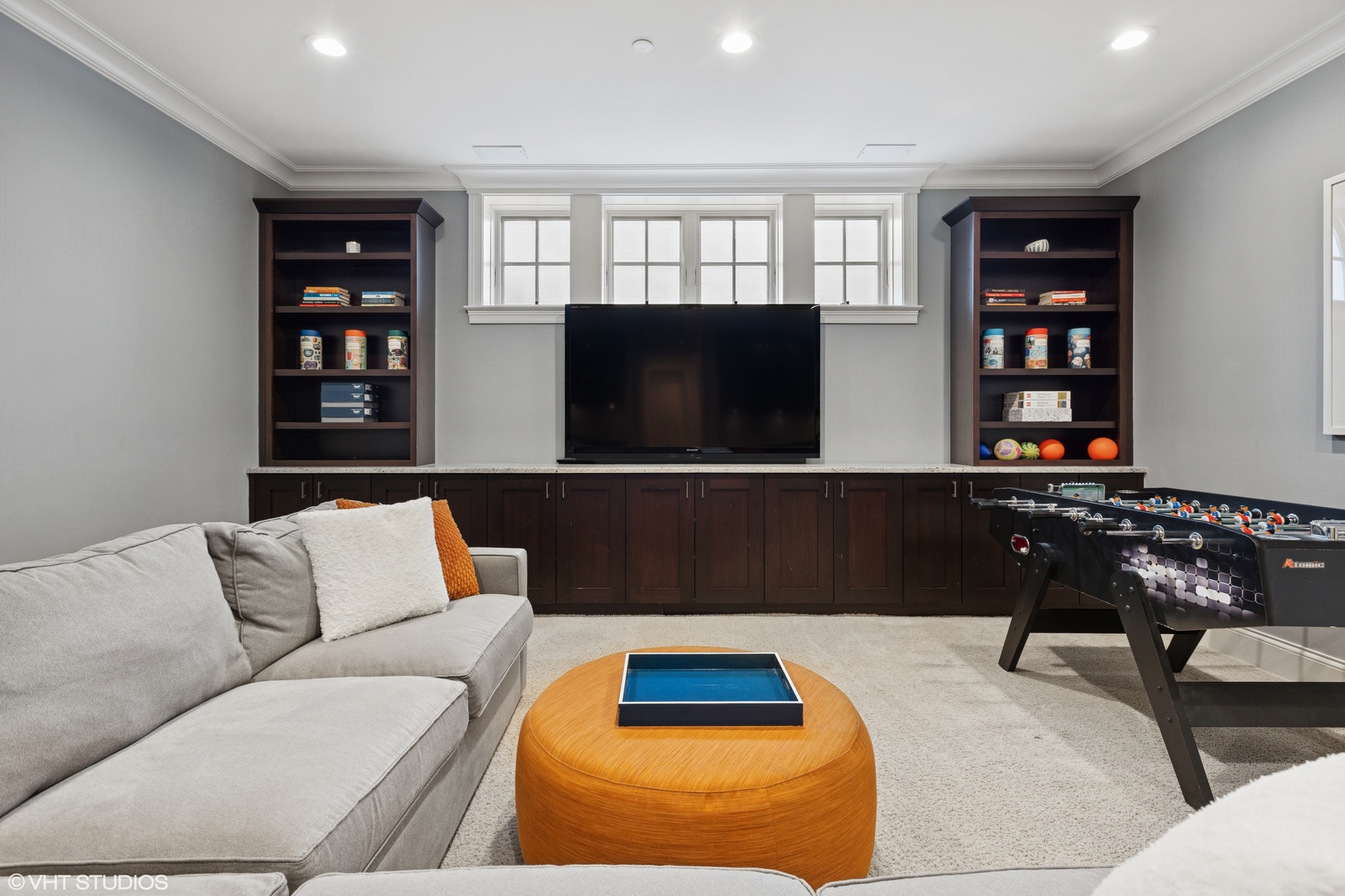 1900 W Bradley Place