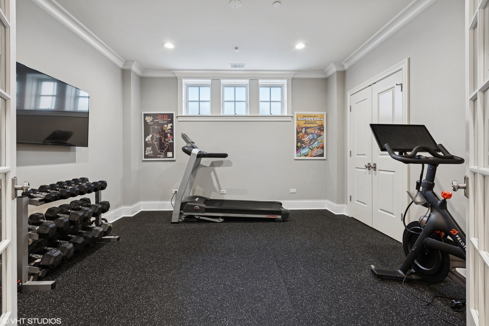 1900 W Bradley Place