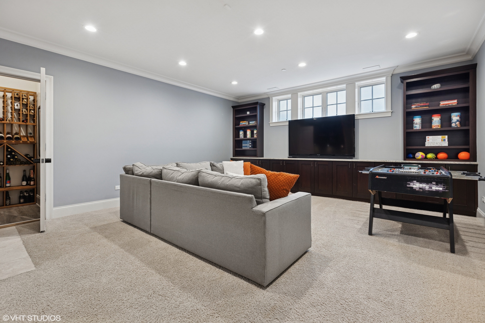 1900 W Bradley Place