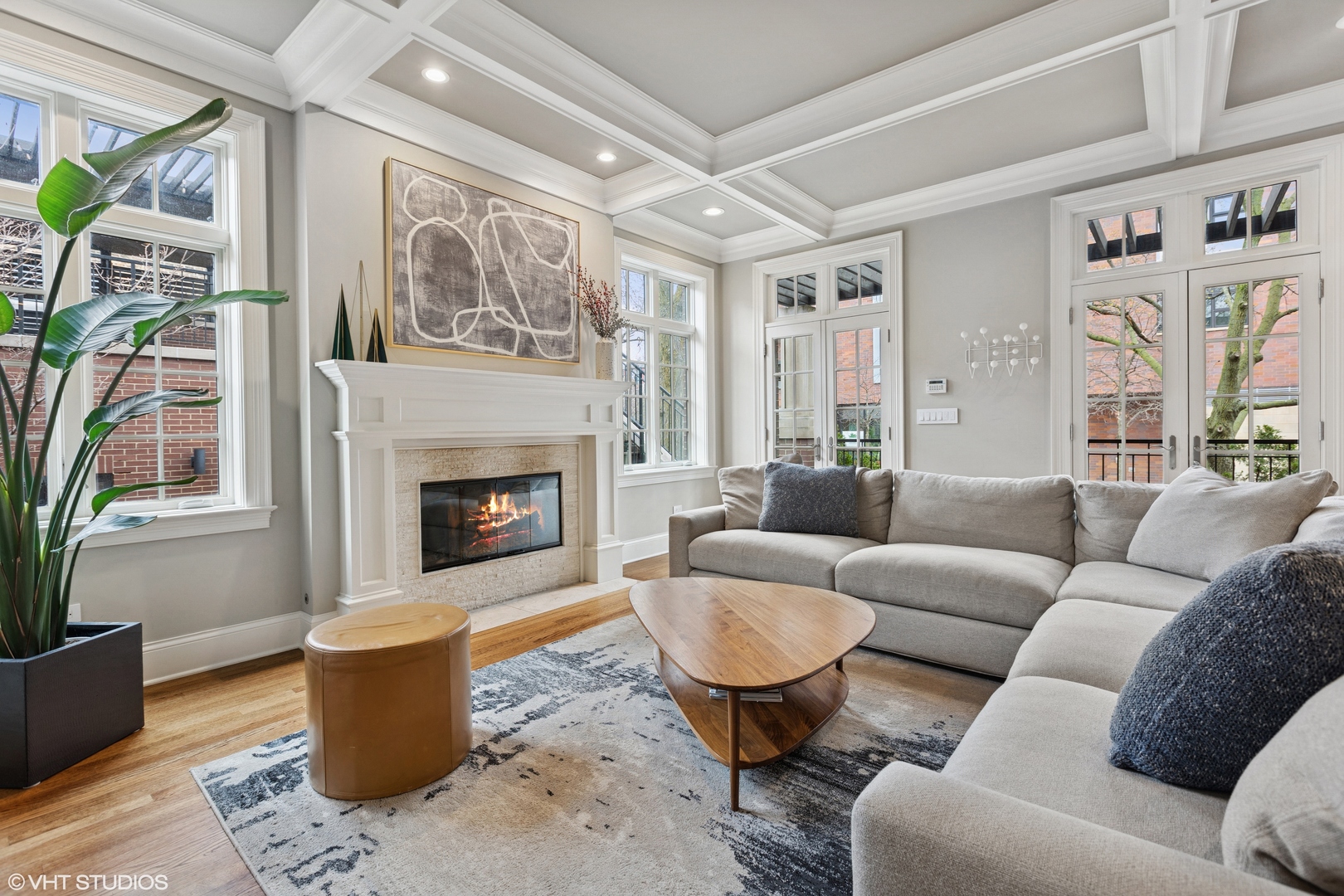 1900 W Bradley Place