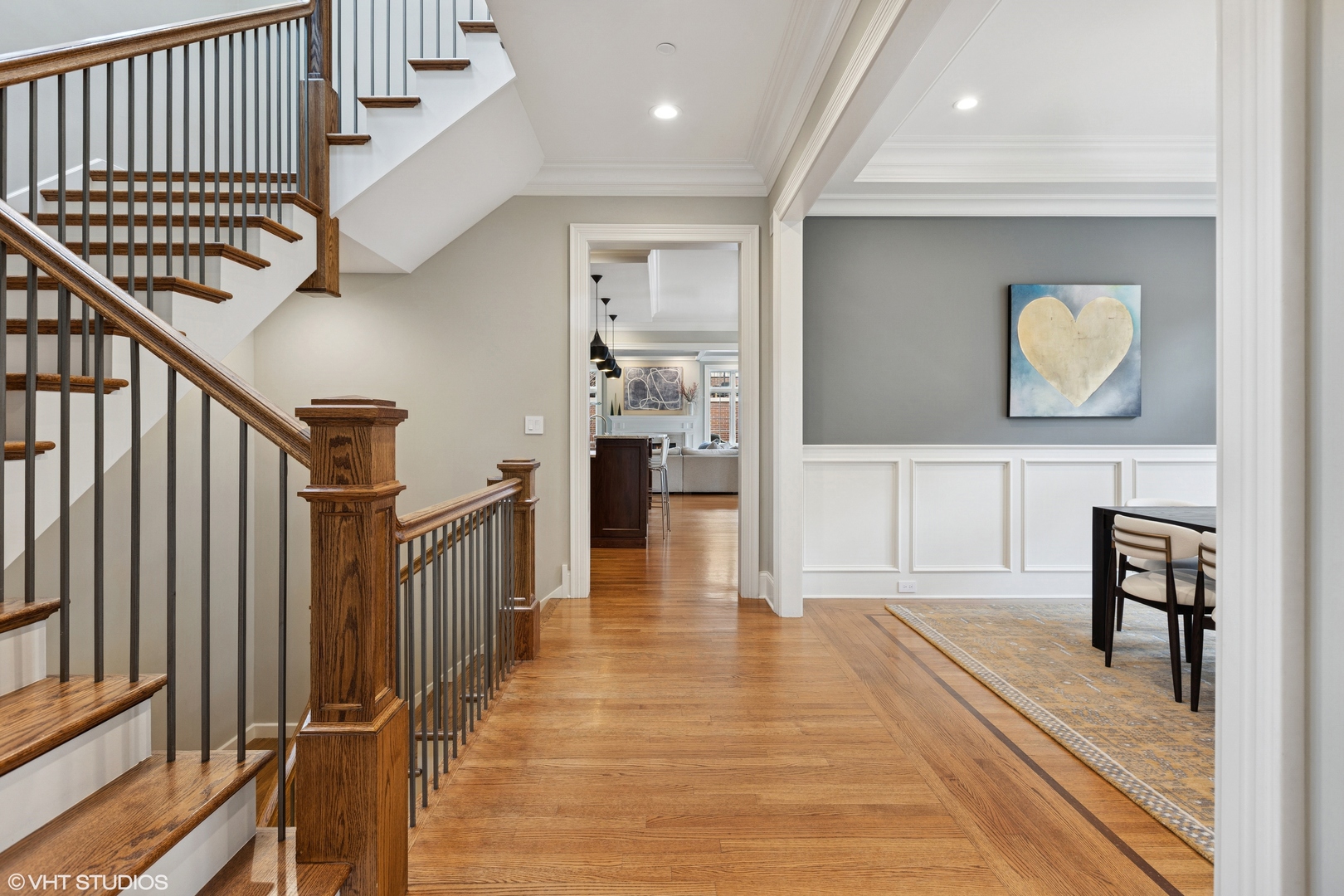 1900 W Bradley Place