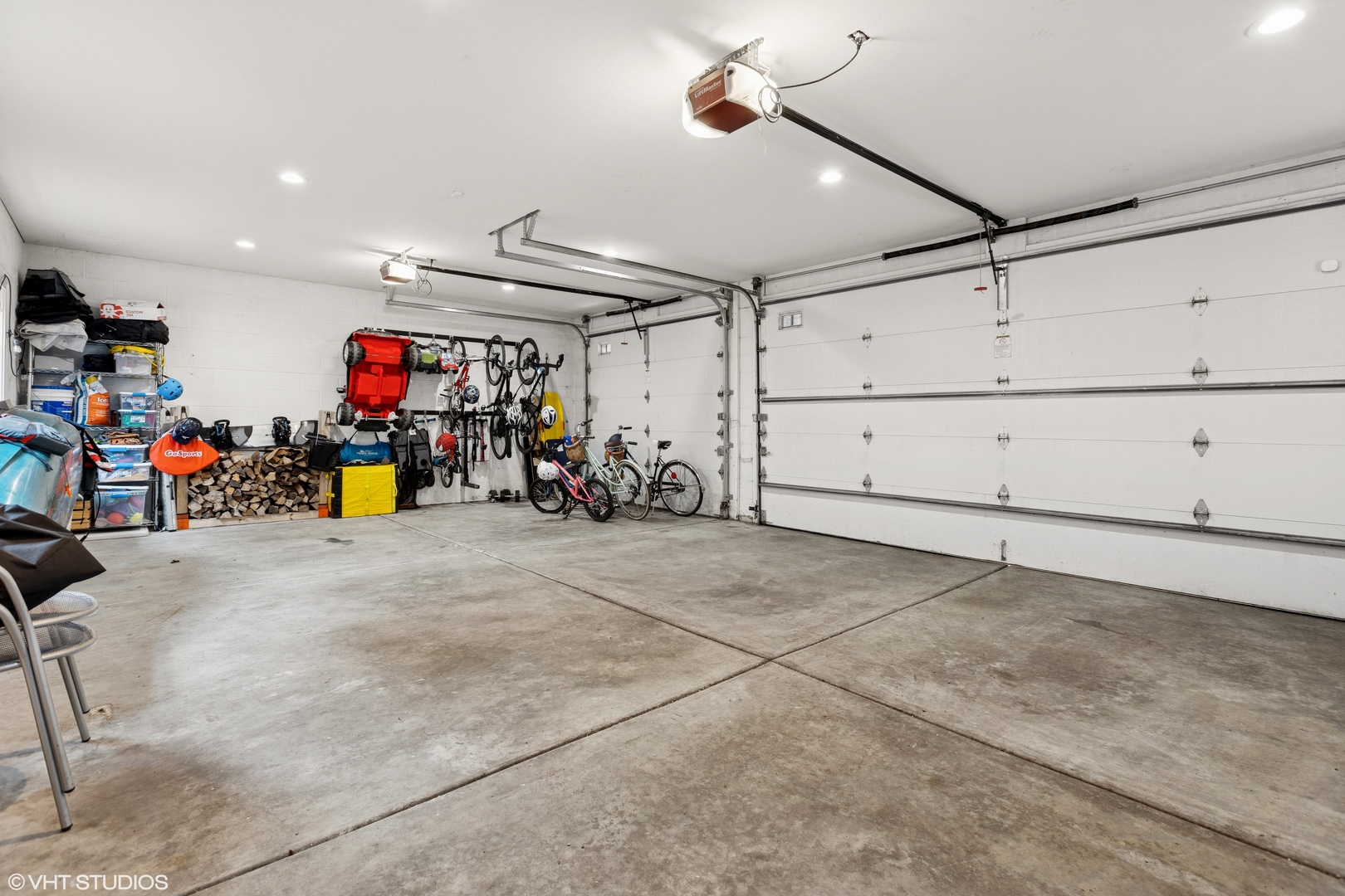 1900 W Bradley Place